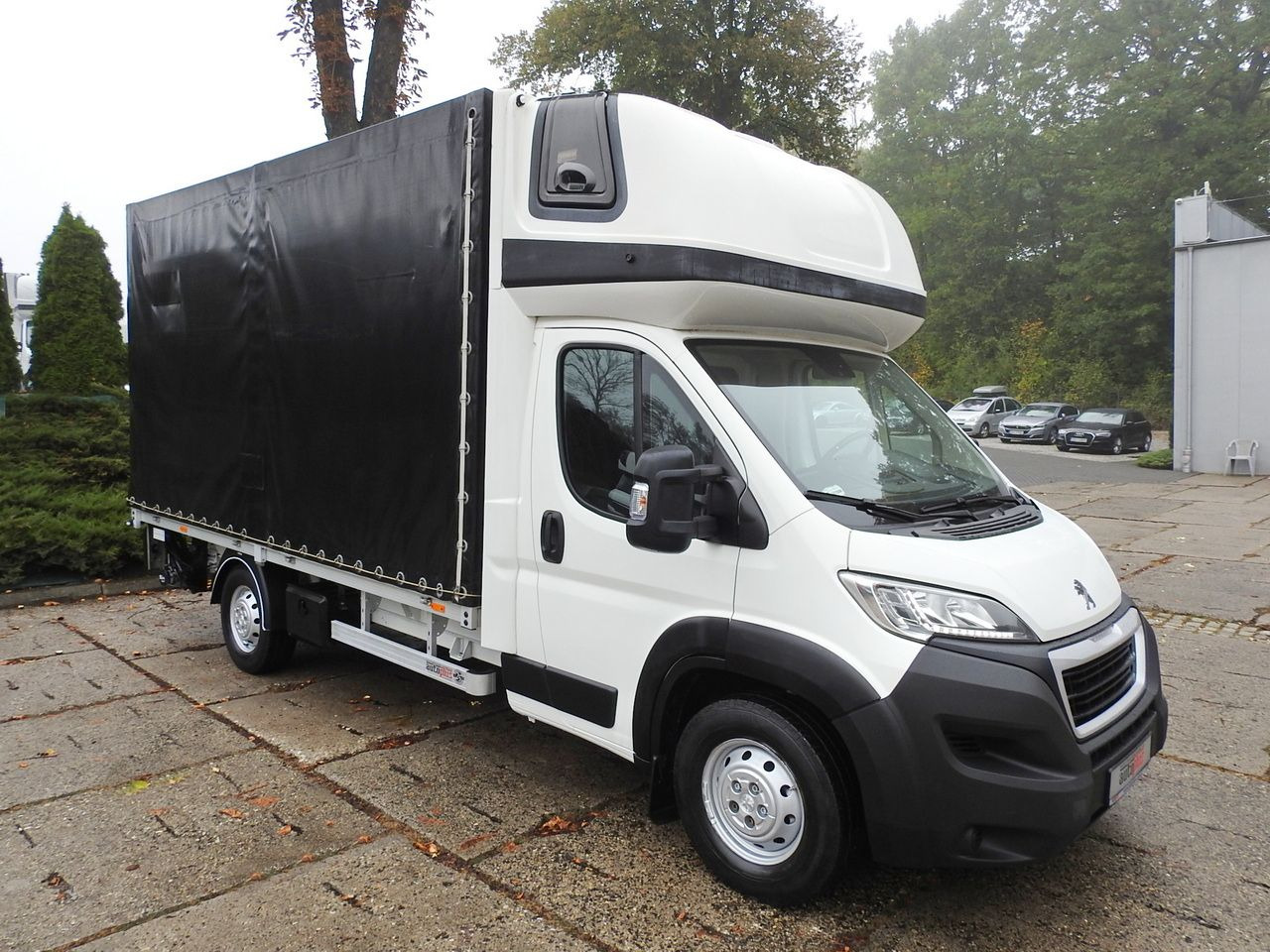 PEUGEOT BOXER TARPAULIN LIFT 8 PALLETS WEBASTO LED LIGHTS AIR CONDITIONING 165HP - Furgão de toldo: foto 4 PEUGEOT BOXER TARPAULIN LIFT 8 PALLETS WEBASTO LED LIGHTS AIR CONDITIONING 165HP - Furgão de toldo: foto 4