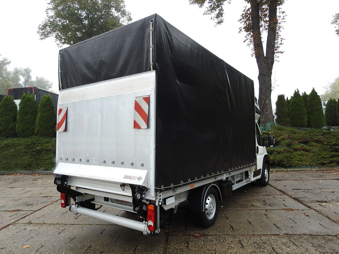 PEUGEOT BOXER TARPAULIN LIFT 8 PALLETS WEBASTO LED LIGHTS AIR CONDITIONING 165HP - Furgão de toldo: foto 3 PEUGEOT BOXER TARPAULIN LIFT 8 PALLETS WEBASTO LED LIGHTS AIR CONDITIONING 165HP - Furgão de toldo: foto 3