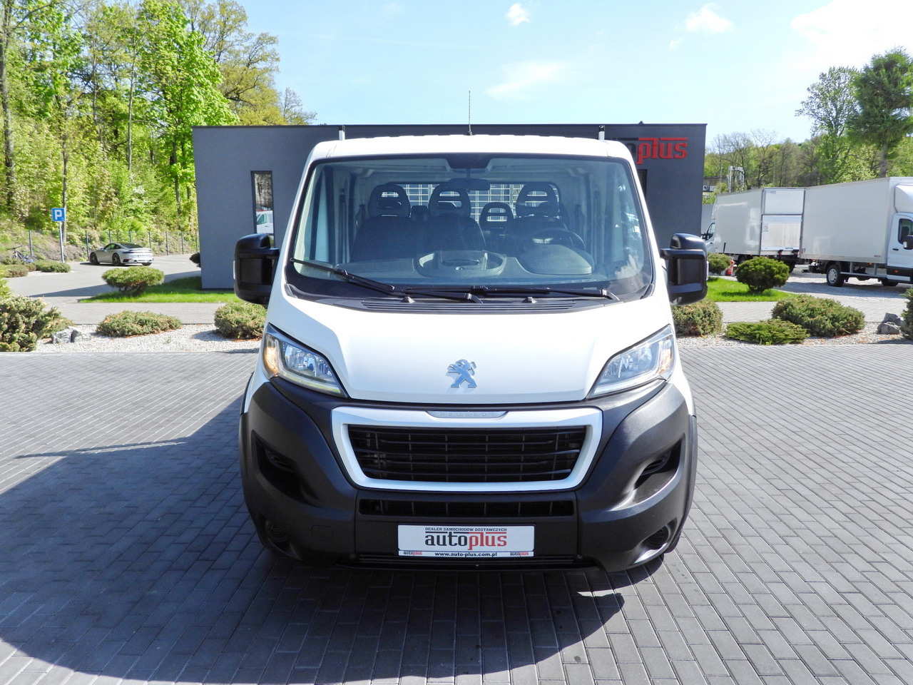 PEUGEOT BOXER TIPPER DOUBLE CABIN DOKA 7 SEATS CRUISE CONTROL AIR CONDITIONING 140HP - Furgão basculante: foto 5 PEUGEOT BOXER TIPPER DOUBLE CABIN DOKA 7 SEATS CRUISE CONTROL AIR CONDITIONING 140HP - Furgão basculante: foto 5