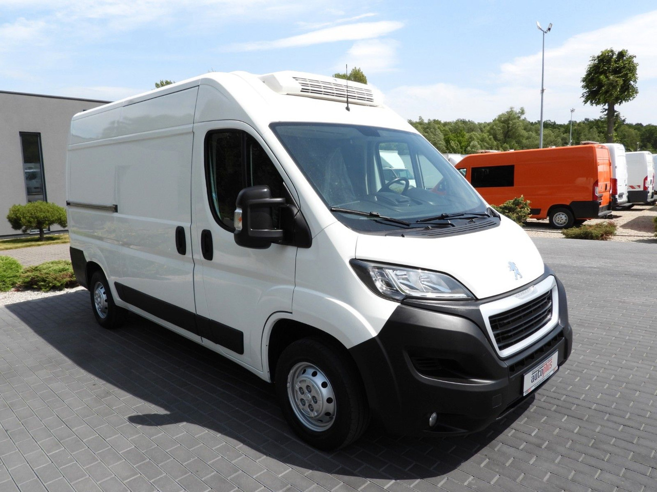 Peugeot BOXER KÜHLKASTENWAGEN -10*C TEMPOMAT - Carrinha frigorífica: foto 4 Peugeot BOXER KÜHLKASTENWAGEN -10*C TEMPOMAT - Carrinha frigorífica: foto 4