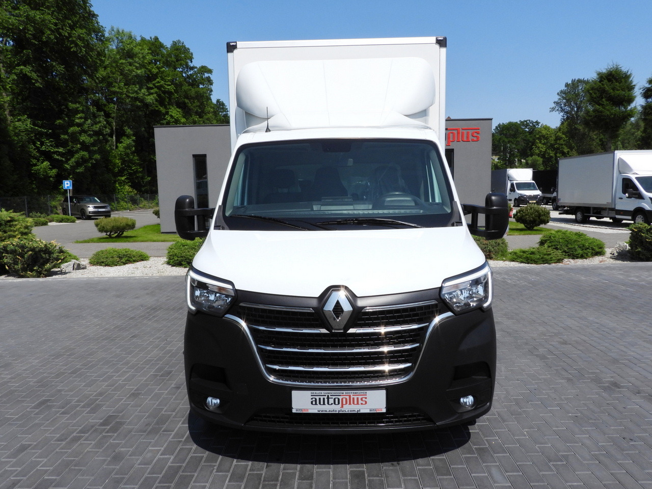 Carrinha de contentor RENAULT MASTER  BOX LIFT 8 PALLETS CRUISE CONTROL LED LIGHTS AIR CONDITIONING  165HP: foto 5