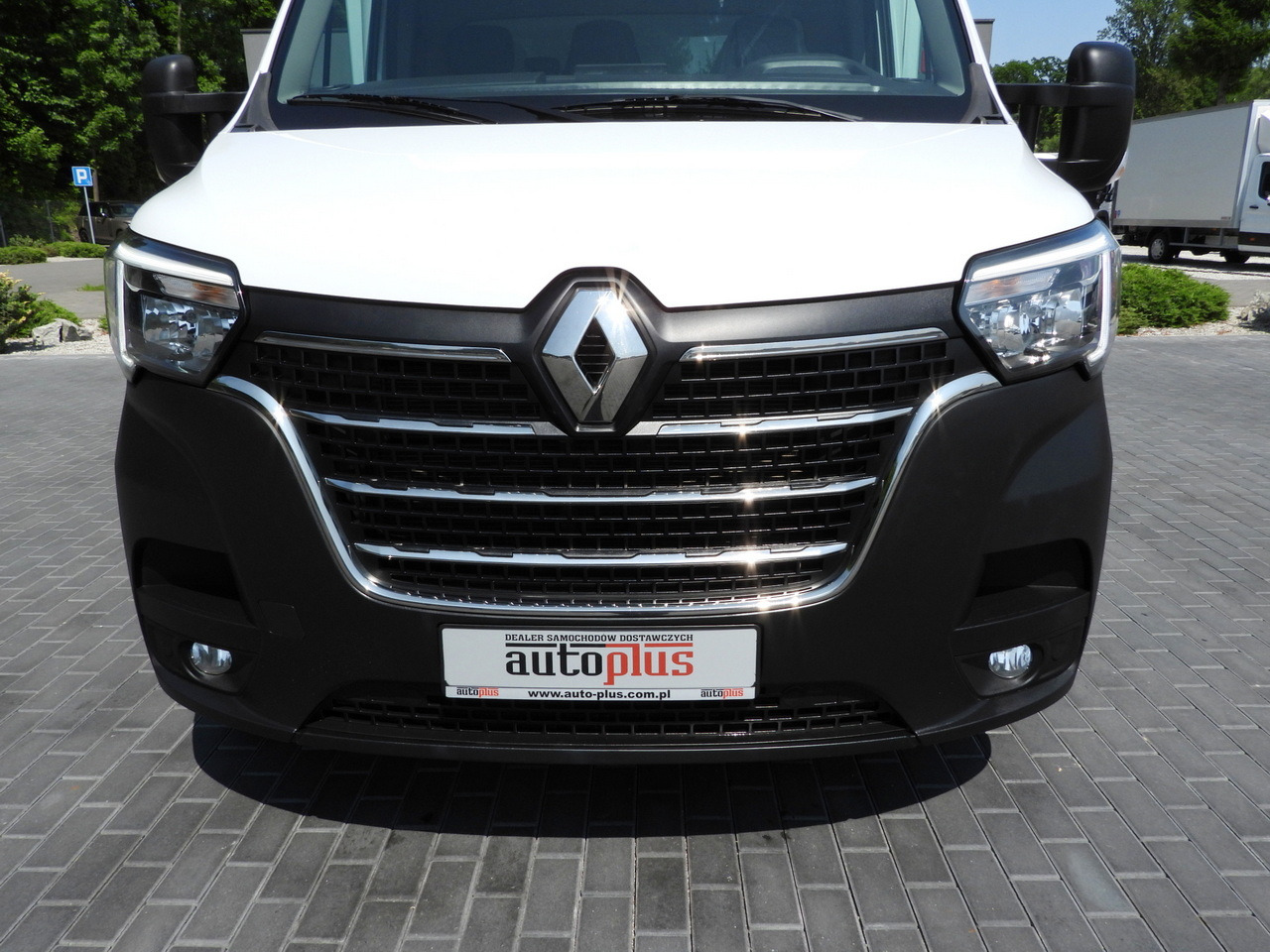 Carrinha de contentor RENAULT MASTER  BOX LIFT 8 PALLETS CRUISE CONTROL LED LIGHTS AIR CONDITIONING  165HP: foto 15