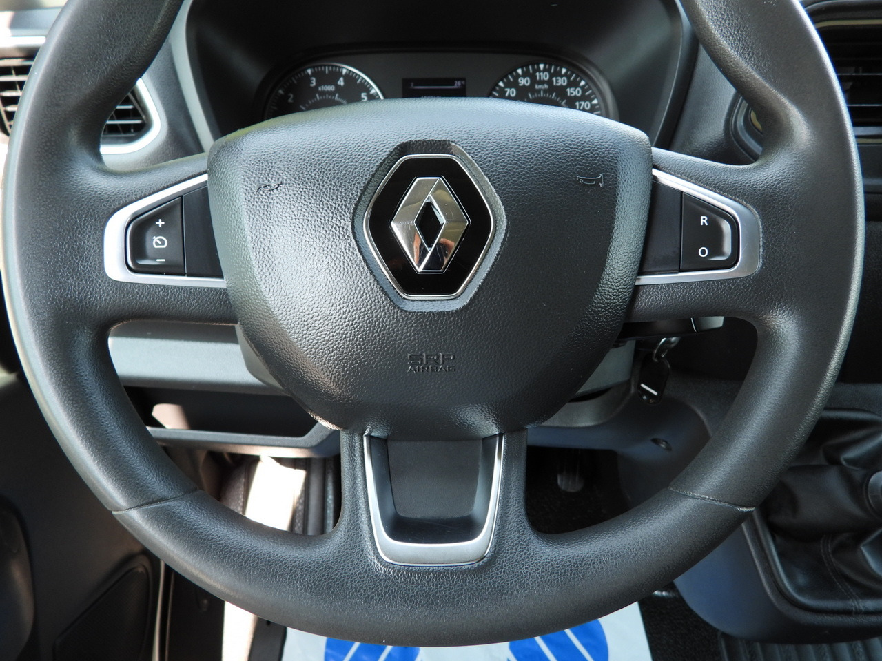 Carrinha de contentor RENAULT MASTER  BOX LIFT 8 PALLETS CRUISE CONTROL LED LIGHTS AIR CONDITIONING  165HP: foto 31