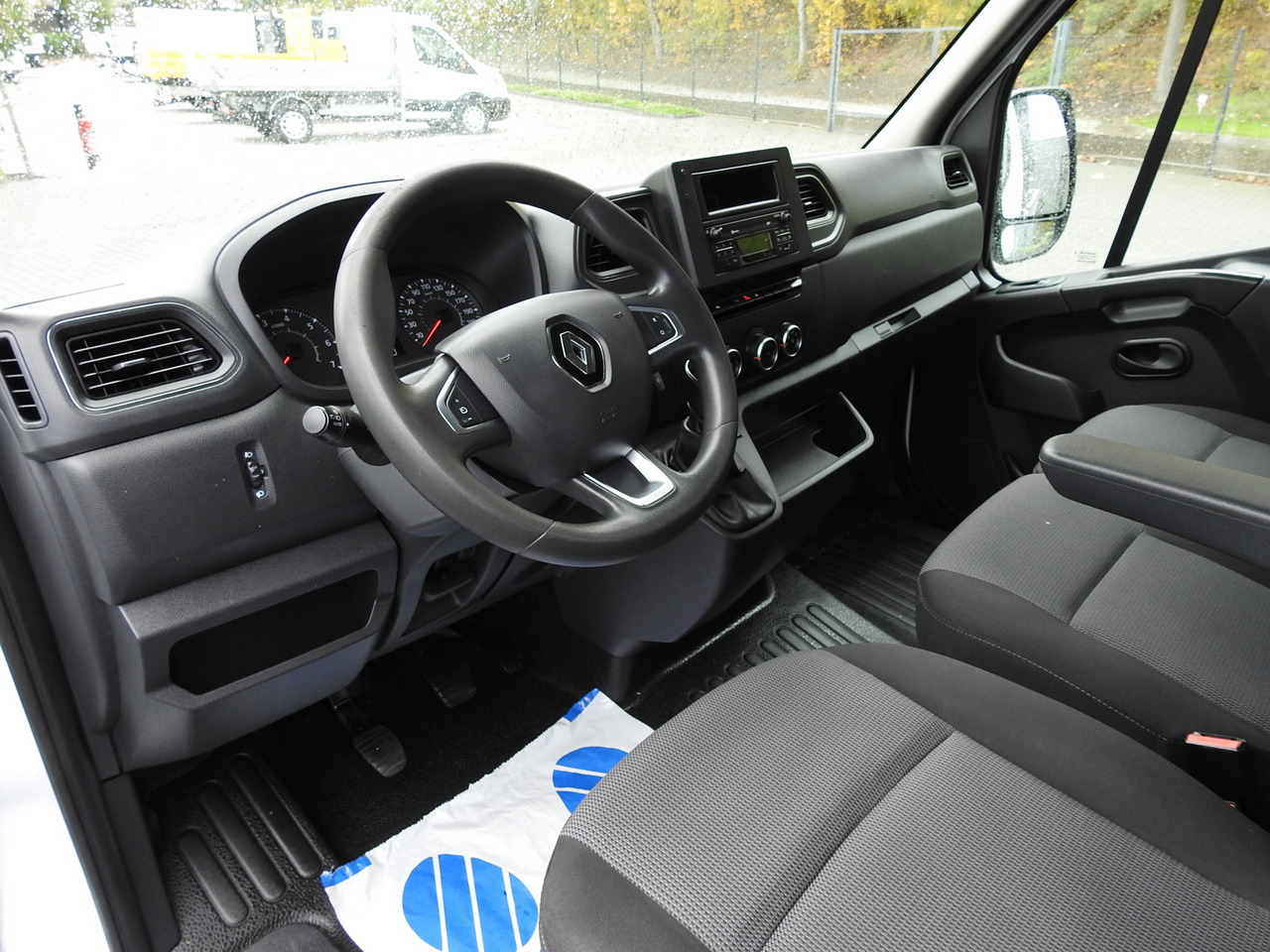 RENAULT MASTER STAKE BODY CRUISE CONTROL AIR CONDITIONING LED LIGHTS TWIN WHEELS 130HP - Furgão caixa aberta: foto 2 RENAULT MASTER STAKE BODY CRUISE CONTROL AIR CONDITIONING LED LIGHTS TWIN WHEELS 130HP - Furgão caixa aberta: foto 2