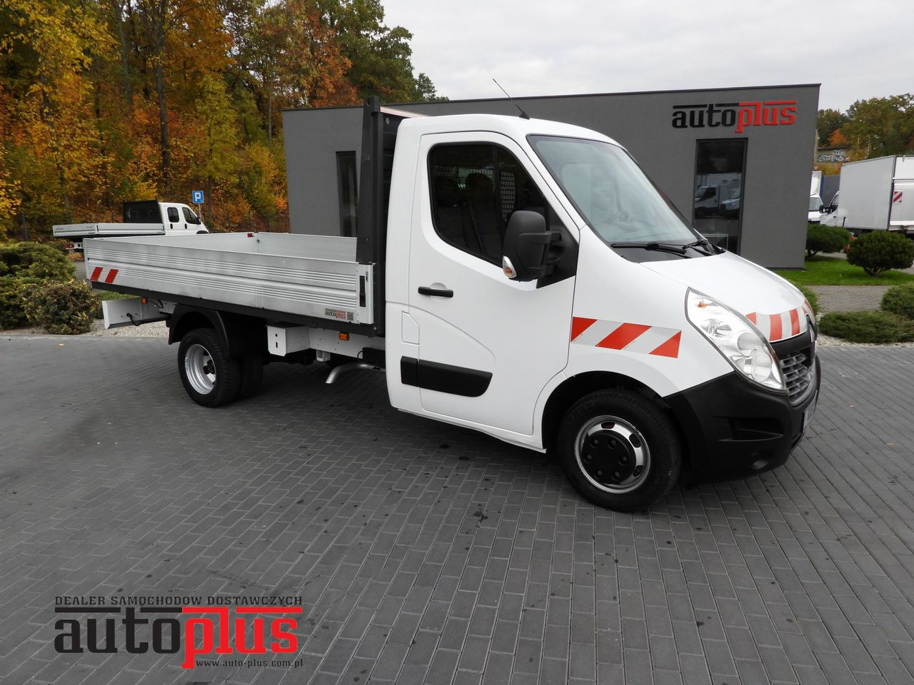 RENAULT MASTER STAKE BODY CRUISE CONTROL NAVIGATION TWIN WHEELS AIR CONDITIONING 130HP - Furgão caixa aberta: foto 1 RENAULT MASTER STAKE BODY CRUISE CONTROL NAVIGATION TWIN WHEELS AIR CONDITIONING 130HP - Furgão caixa aberta: foto 1