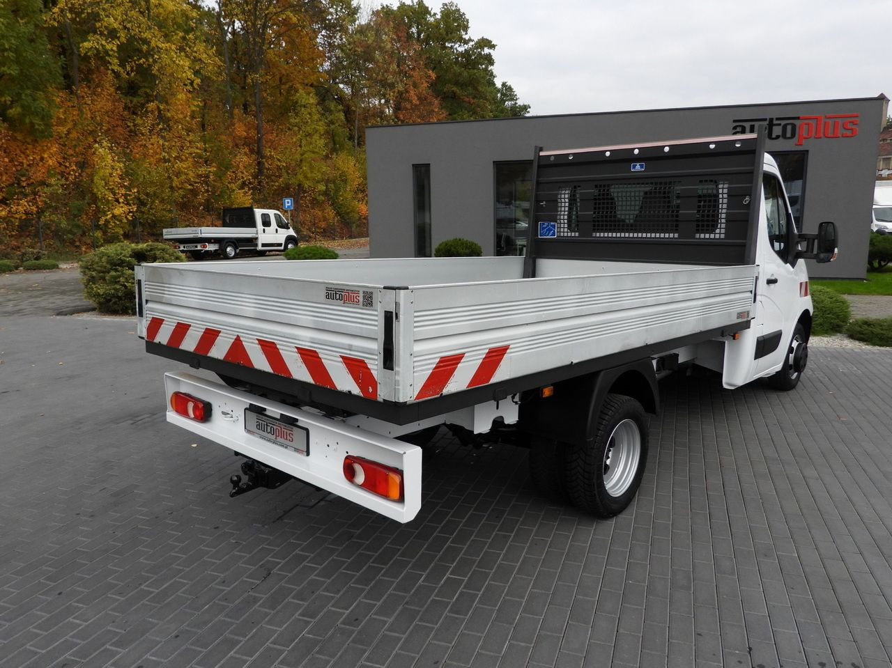 RENAULT MASTER STAKE BODY CRUISE CONTROL NAVIGATION TWIN WHEELS AIR CONDITIONING 130HP - Furgão caixa aberta: foto 3 RENAULT MASTER STAKE BODY CRUISE CONTROL NAVIGATION TWIN WHEELS AIR CONDITIONING 130HP - Furgão caixa aberta: foto 3