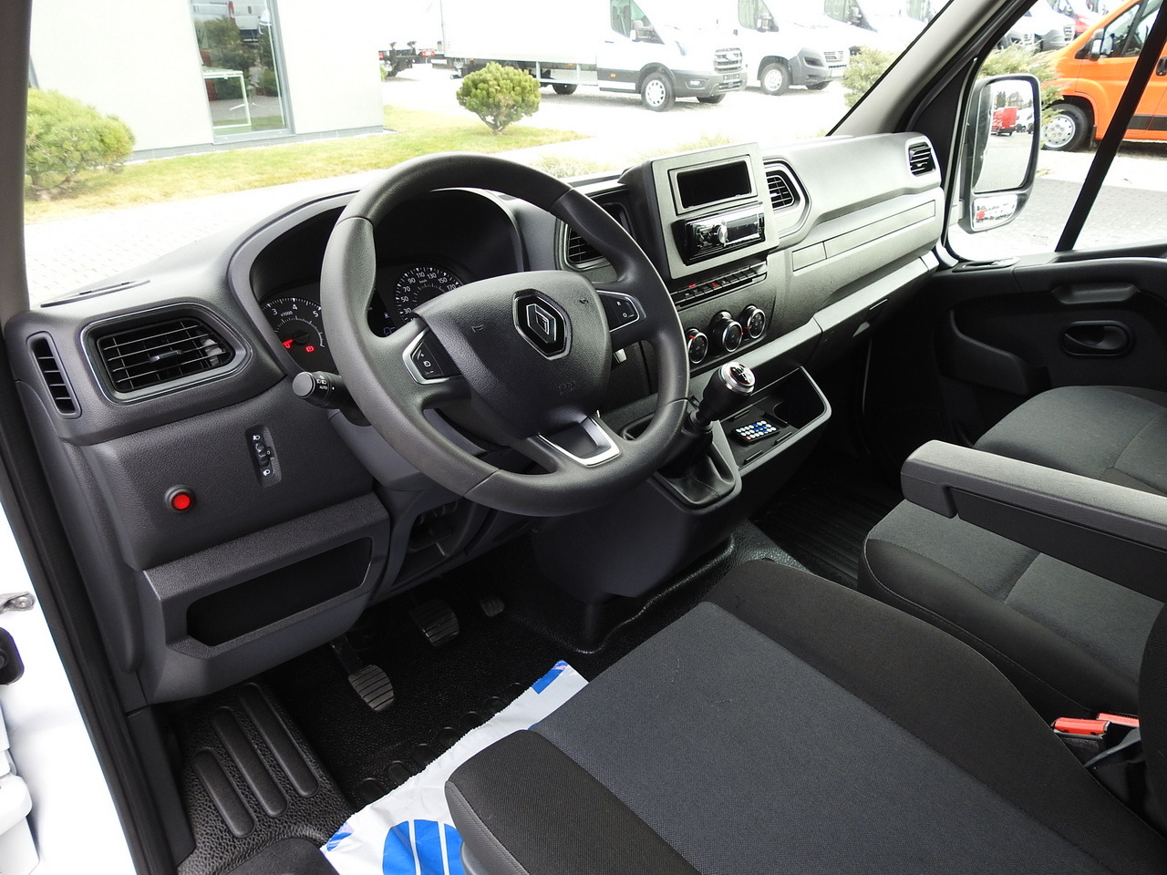 RENAULT MASTER TARPAULIN 10 PALLETS CRUISE CONTROL AIR CONDITIONING LED LIGHTS PNEUMATICS 165HP - Furgão de toldo: foto 2 RENAULT MASTER TARPAULIN 10 PALLETS CRUISE CONTROL AIR CONDITIONING LED LIGHTS PNEUMATICS 165HP - Furgão de toldo: foto 2