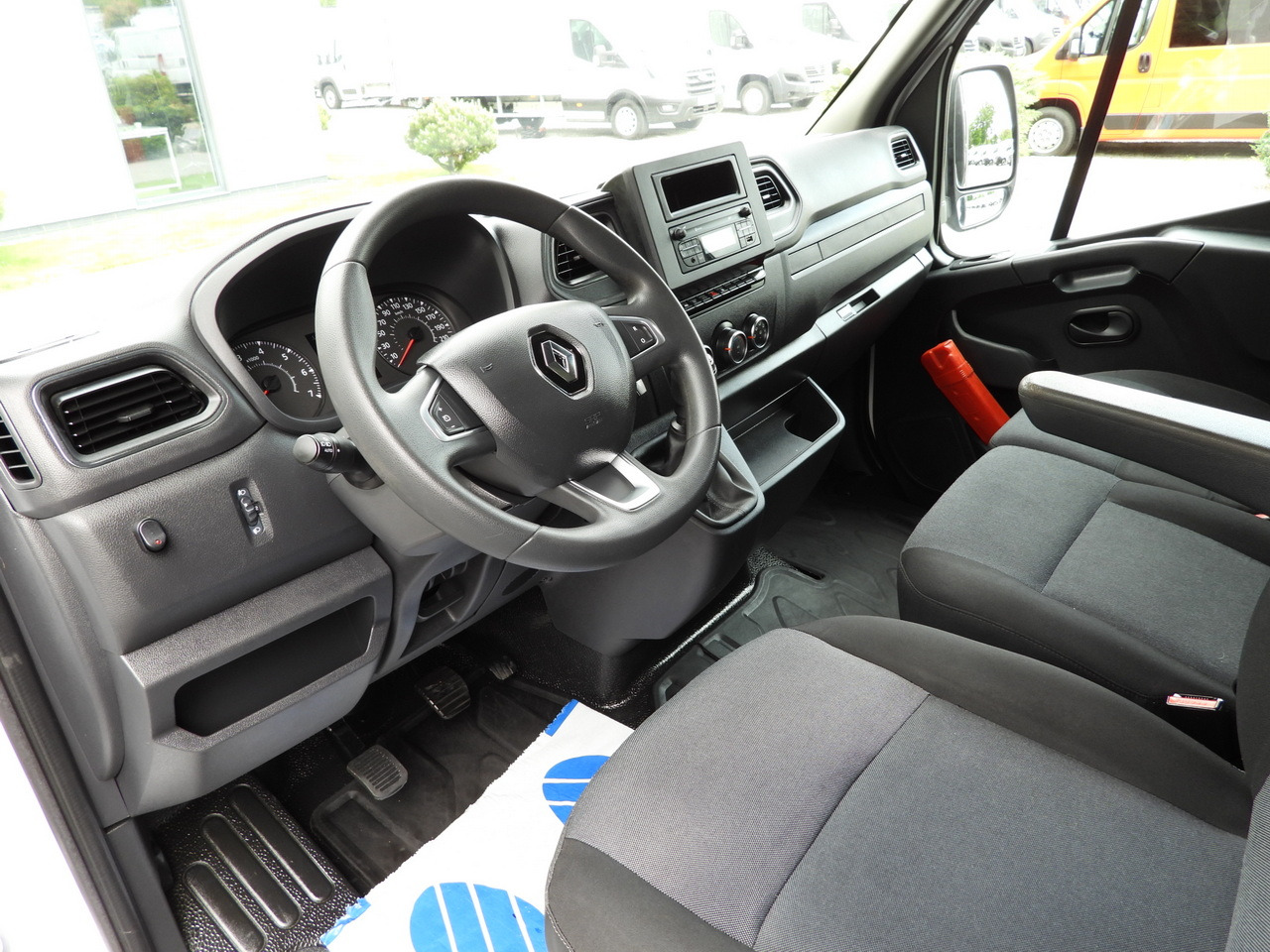 RENAULT MASTER TARPAULIN 10 PALLETS CRUISE CONTROL LED LIGHTS AIR CONDITIONING 165HP - Furgão de toldo: foto 2 RENAULT MASTER TARPAULIN 10 PALLETS CRUISE CONTROL LED LIGHTS AIR CONDITIONING 165HP - Furgão de toldo: foto 2