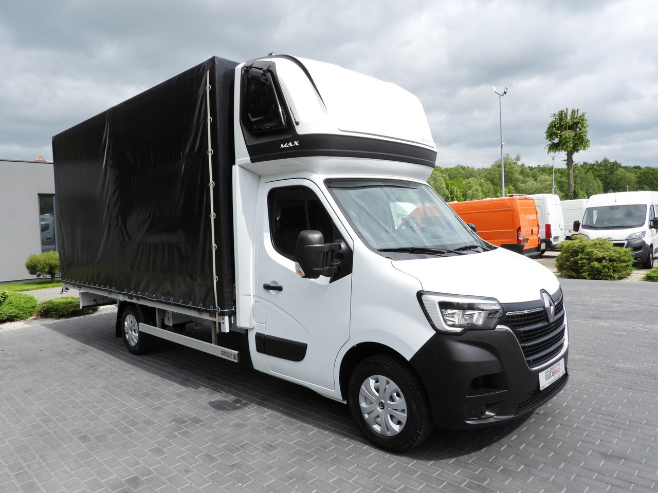 RENAULT MASTER TARPAULIN 10 PALLETS CRUISE CONTROL LED LIGHTS AIR CONDITIONING 165HP - Furgão de toldo: foto 4 RENAULT MASTER TARPAULIN 10 PALLETS CRUISE CONTROL LED LIGHTS AIR CONDITIONING 165HP - Furgão de toldo: foto 4