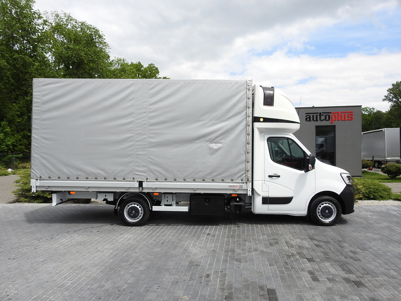 Furgão de toldo RENAULT MASTER TARPAULIN 10 PALLETS WEBASTO CRUISE CONTROL AIR CONDITIONING LED LIGHTS  165HP: foto 9
