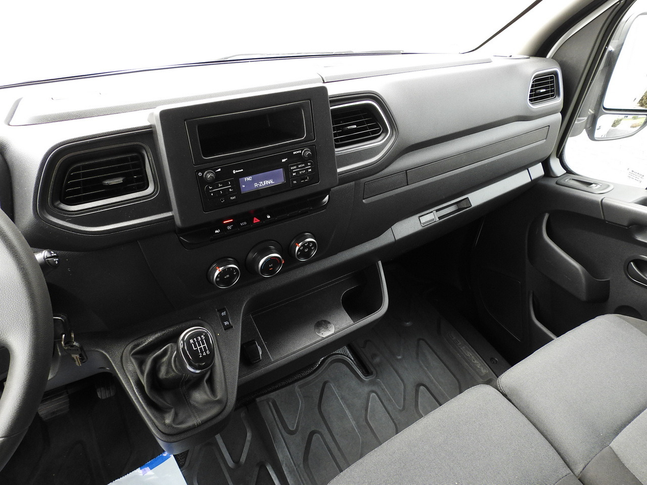 Furgão de toldo RENAULT MASTER TARPAULIN 10 PALLETS WEBASTO CRUISE CONTROL AIR CONDITIONING LED LIGHTS PNEUMATICS  165HP: foto 37