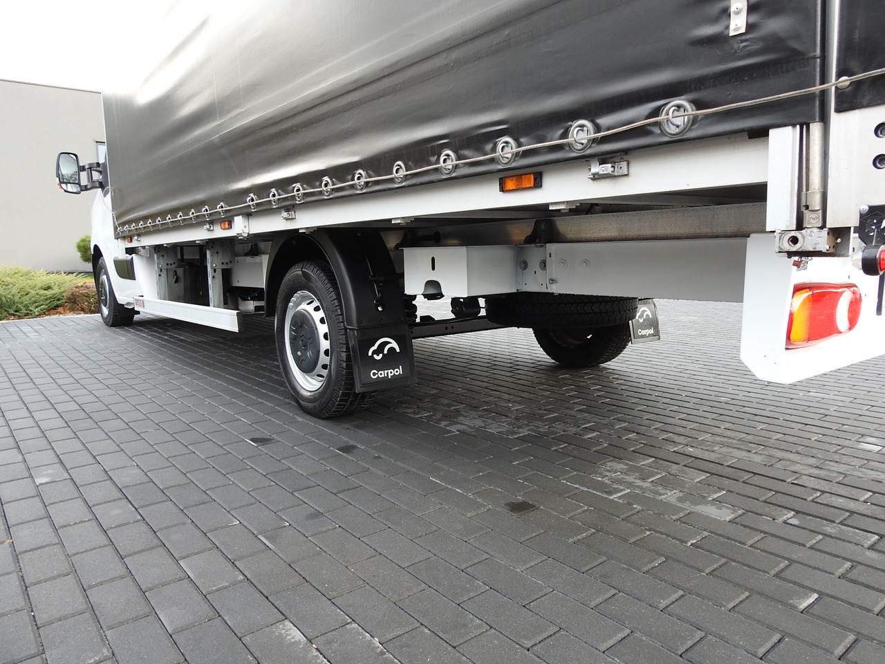 Furgão de toldo RENAULT MASTER TARPAULIN 10 PALLETS WEBASTO CRUISE CONTROL AIR CONDITIONING LED LIGHTS PNEUMATICS  165HP: foto 16