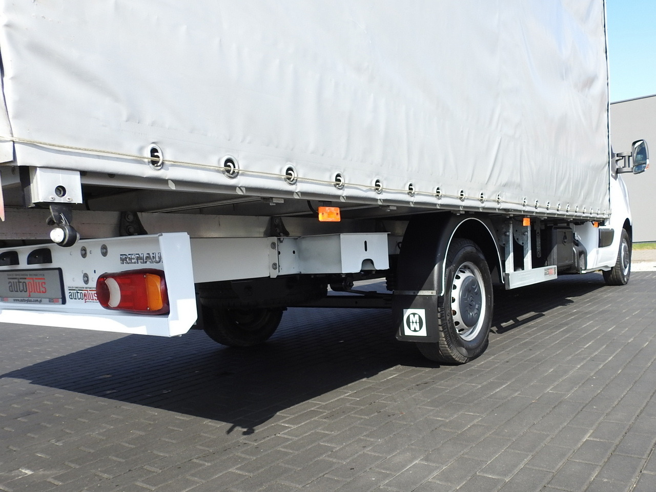 Furgão de toldo RENAULT MASTER TARPAULIN 10 PALLETS WEBASTO CRUISE CONTROL LED LIGHTS PNEUMATICS AIR CONDITIONING 165HP: foto 17 Furgão de toldo RENAULT MASTER TARPAULIN 10 PALLETS WEBASTO CRUISE CONTROL LED LIGHTS PNEUMATICS AIR CONDITIONING 165HP: foto 17