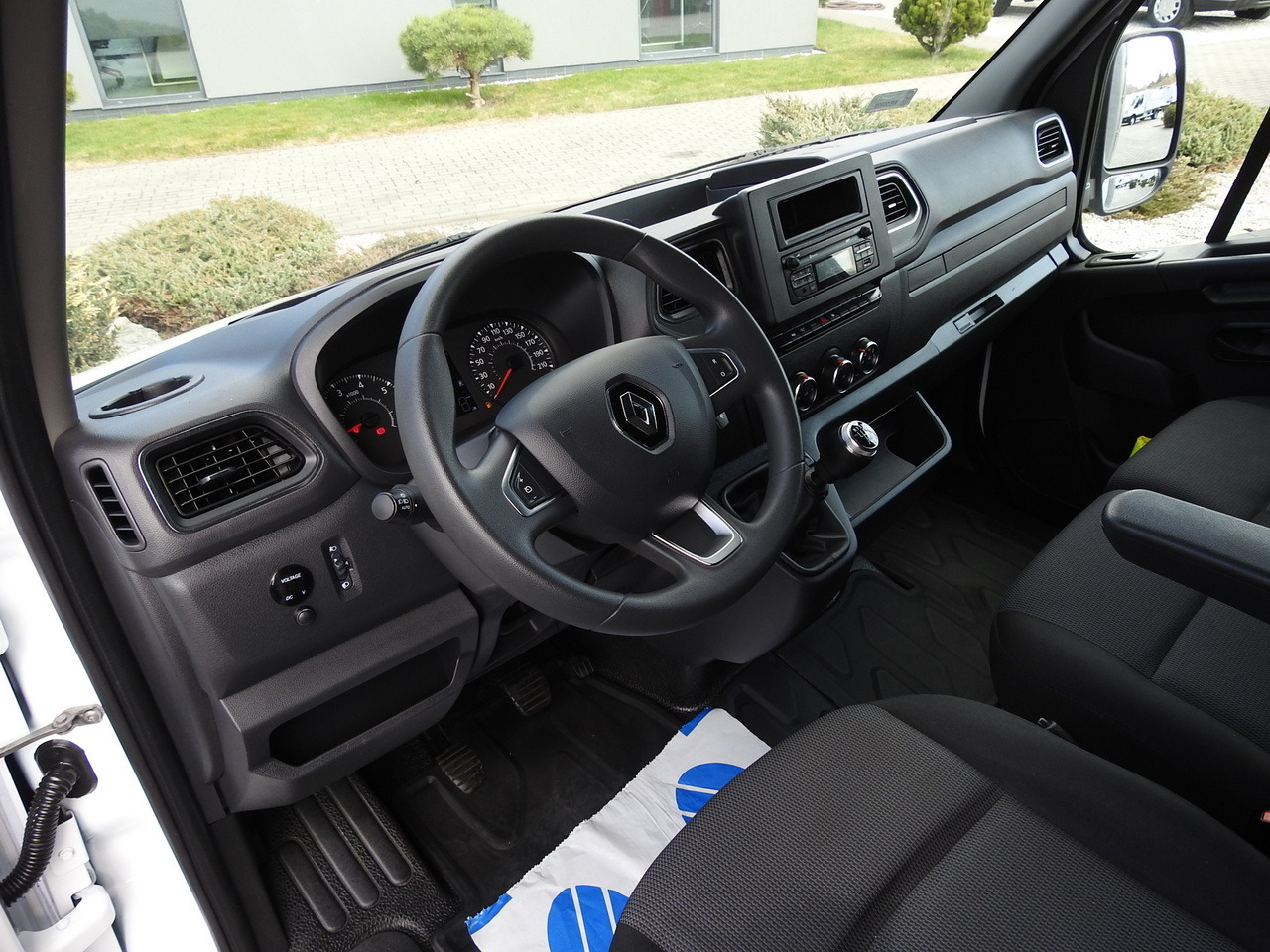 RENAULT MASTER TARPAULIN 10 PALLETS WEBASTO CRUISE CONTROL LED LIGHTS PNEUMATICS AIR CONDITIONING 165HP - Furgão de toldo: foto 2 RENAULT MASTER TARPAULIN 10 PALLETS WEBASTO CRUISE CONTROL LED LIGHTS PNEUMATICS AIR CONDITIONING 165HP - Furgão de toldo: foto 2