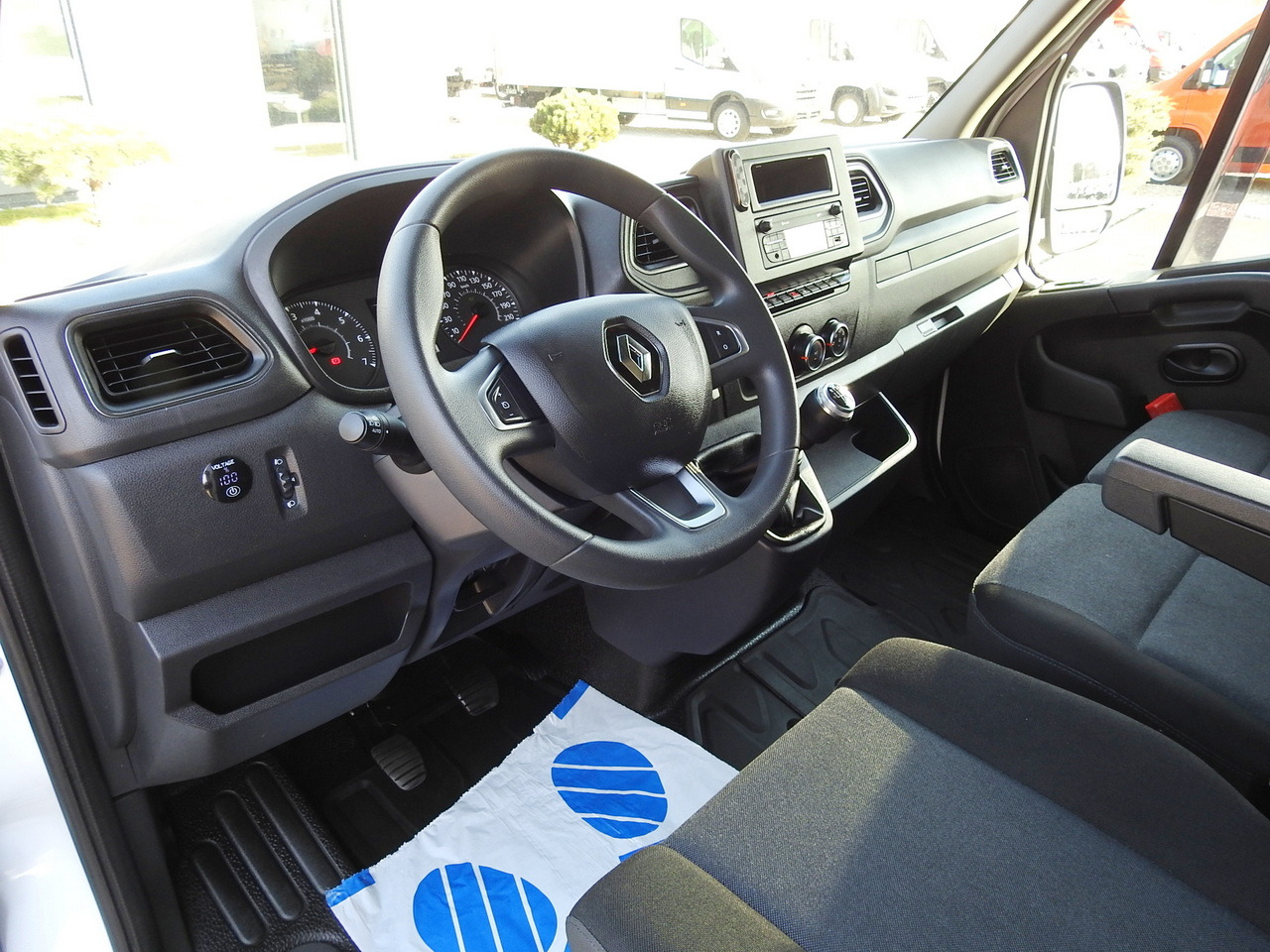 RENAULT MASTER TARPAULIN 10 PALLETS WEBASTO CRUISE CONTROL LED LIGHTS PNEUMATICS AIR CONDITIONING 165HP - Furgão de toldo: foto 2 RENAULT MASTER TARPAULIN 10 PALLETS WEBASTO CRUISE CONTROL LED LIGHTS PNEUMATICS AIR CONDITIONING 165HP - Furgão de toldo: foto 2