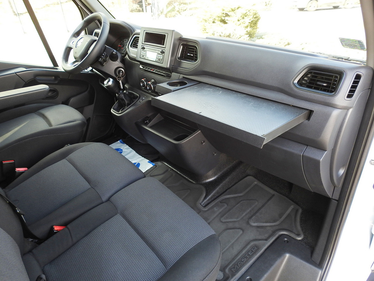 Furgão de toldo RENAULT MASTER TARPAULIN 10 PALLETS WEBASTO CRUISE CONTROL LED LIGHTS PNEUMATICS AIR CONDITIONING 165HP: foto 48 Furgão de toldo RENAULT MASTER TARPAULIN 10 PALLETS WEBASTO CRUISE CONTROL LED LIGHTS PNEUMATICS AIR CONDITIONING 165HP: foto 48