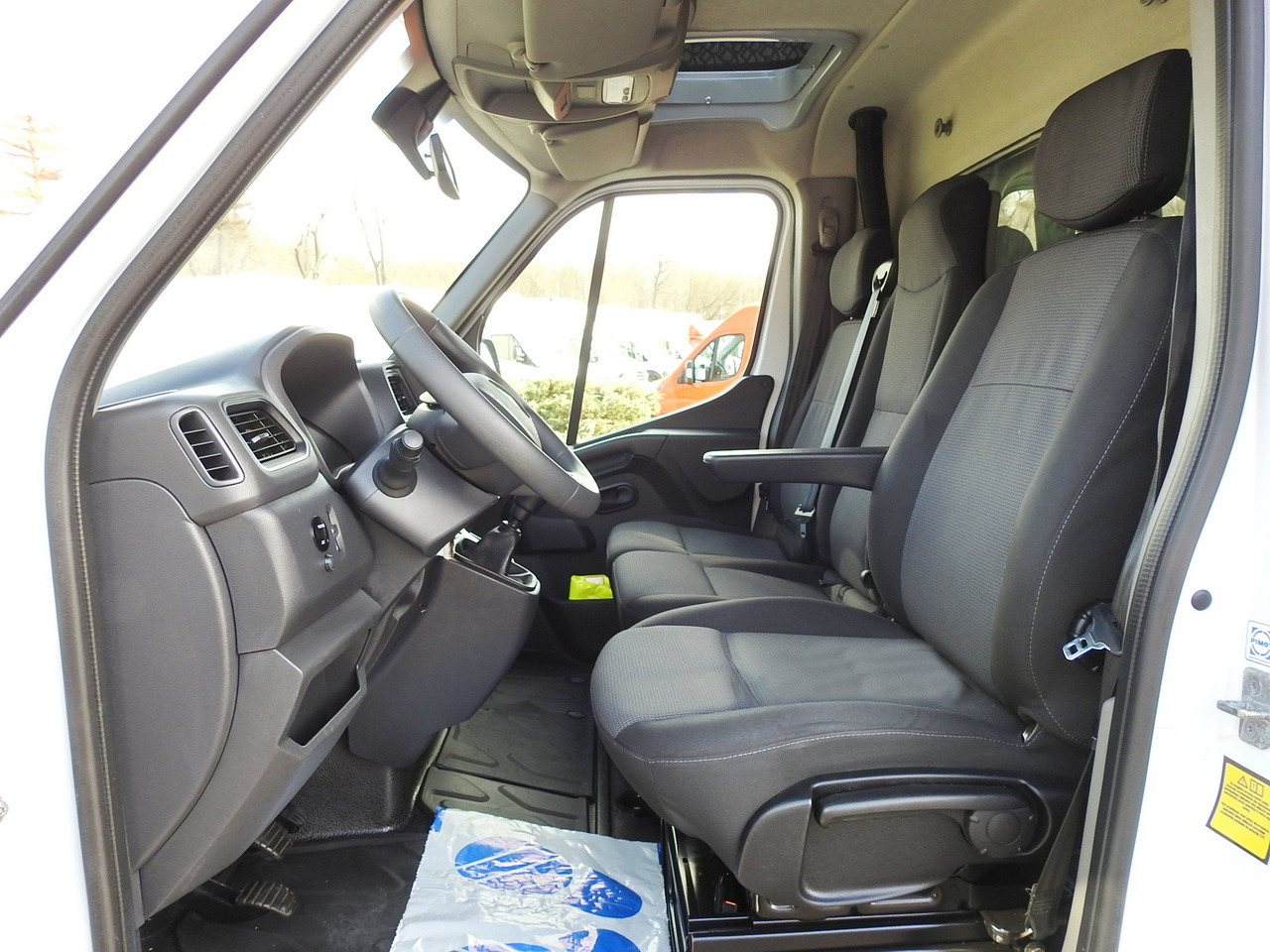 Furgão de toldo RENAULT MASTER TARPAULIN 10 PALLETS WEBASTO CRUISE CONTROL LED LIGHTS PNEUMATICS AIR CONDITIONING 165HP: foto 30 Furgão de toldo RENAULT MASTER TARPAULIN 10 PALLETS WEBASTO CRUISE CONTROL LED LIGHTS PNEUMATICS AIR CONDITIONING 165HP: foto 30