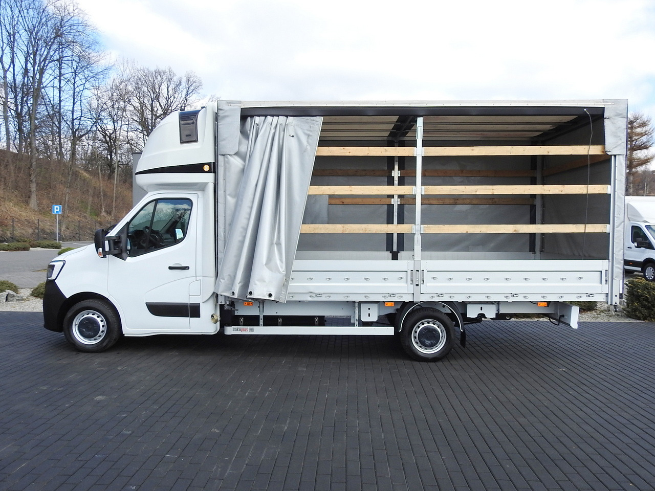 Furgão de toldo RENAULT MASTER TARPAULIN 10 PALLETS WEBASTO CRUISE CONTROL LED LIGHTS PNEUMATICS AIR CONDITIONING 165HP: foto 8 Furgão de toldo RENAULT MASTER TARPAULIN 10 PALLETS WEBASTO CRUISE CONTROL LED LIGHTS PNEUMATICS AIR CONDITIONING 165HP: foto 8