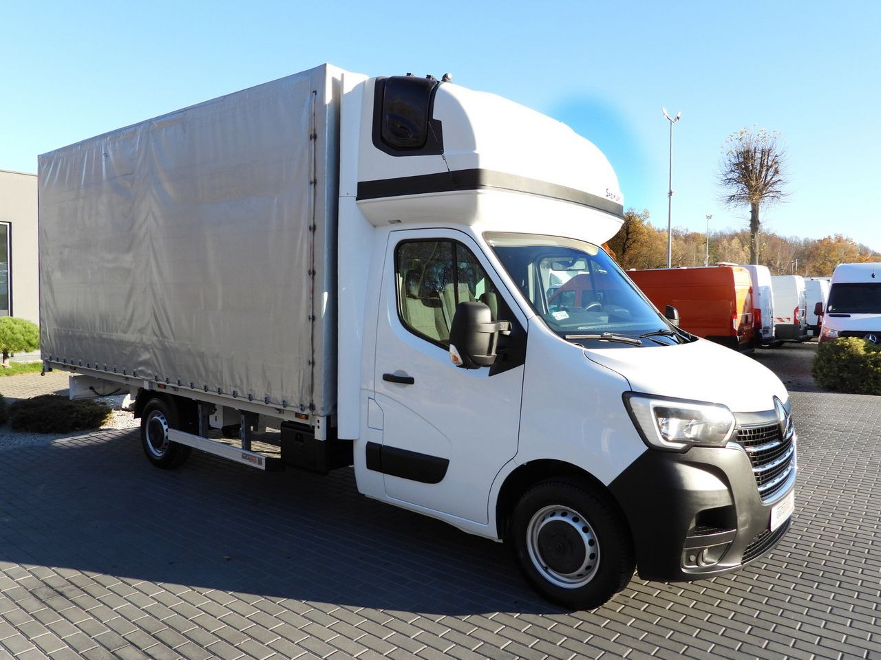 RENAULT MASTER TARPAULIN 10 PALLETS WEBASTO CRUISE CONTROL LED LIGHTS PNEUMATICS AIR CONDITIONING 165HP - Furgão de toldo: foto 4 RENAULT MASTER TARPAULIN 10 PALLETS WEBASTO CRUISE CONTROL LED LIGHTS PNEUMATICS AIR CONDITIONING 165HP - Furgão de toldo: foto 4