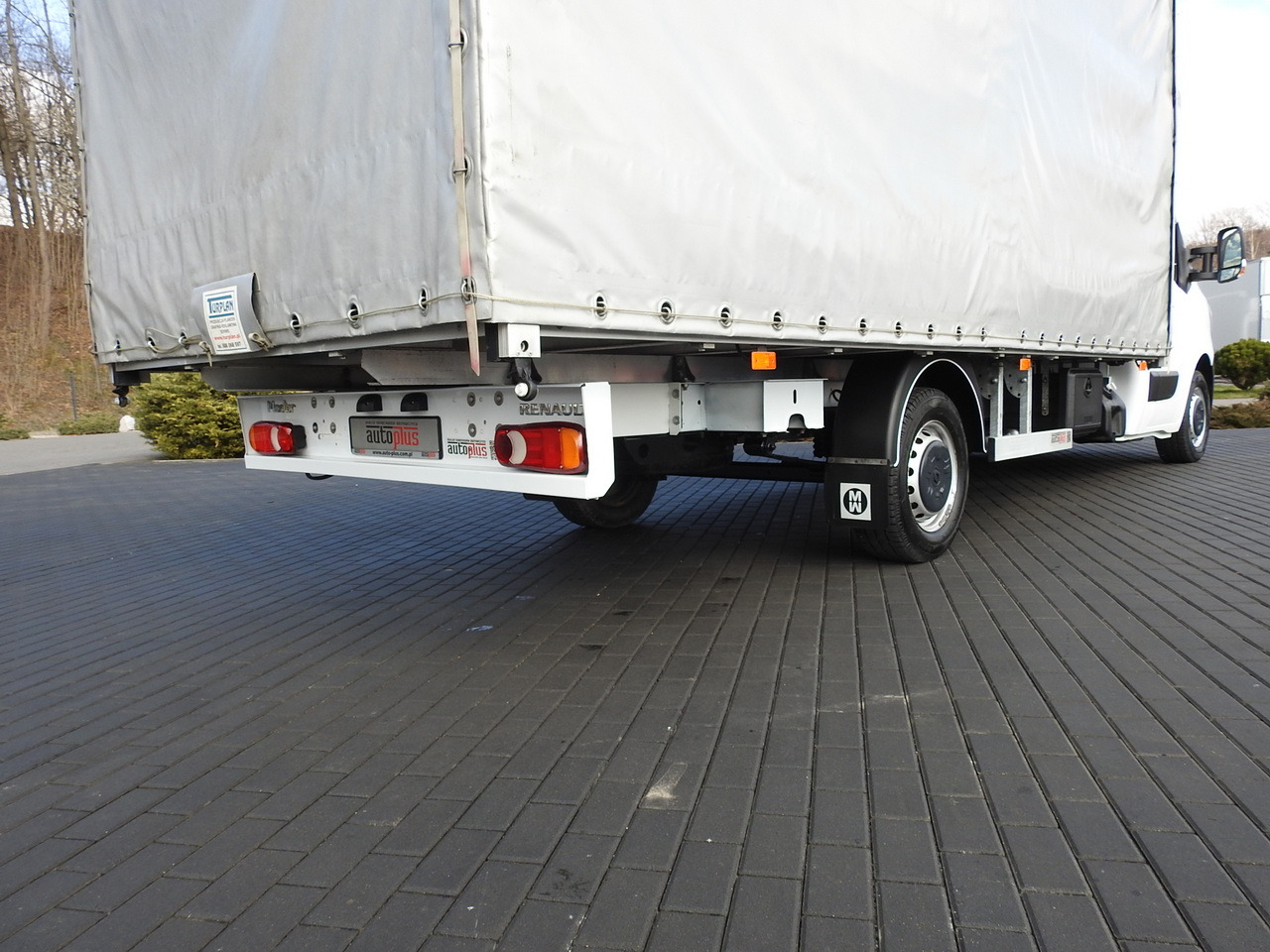 Furgão de toldo RENAULT MASTER TARPAULIN 10 PALLETS WEBASTO CRUISE CONTROL LED LIGHTS PNEUMATICS AIR CONDITIONING 165HP: foto 28 Furgão de toldo RENAULT MASTER TARPAULIN 10 PALLETS WEBASTO CRUISE CONTROL LED LIGHTS PNEUMATICS AIR CONDITIONING 165HP: foto 28