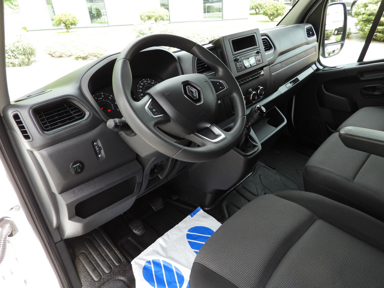 RENAULT MASTER TARPAULIN 10 PALLETS WEBASTO CRUISE CONTROL LED LIGHTS PNEUMATICS AIR CONDITIONING 165HP - Furgão de toldo: foto 2 RENAULT MASTER TARPAULIN 10 PALLETS WEBASTO CRUISE CONTROL LED LIGHTS PNEUMATICS AIR CONDITIONING 165HP - Furgão de toldo: foto 2