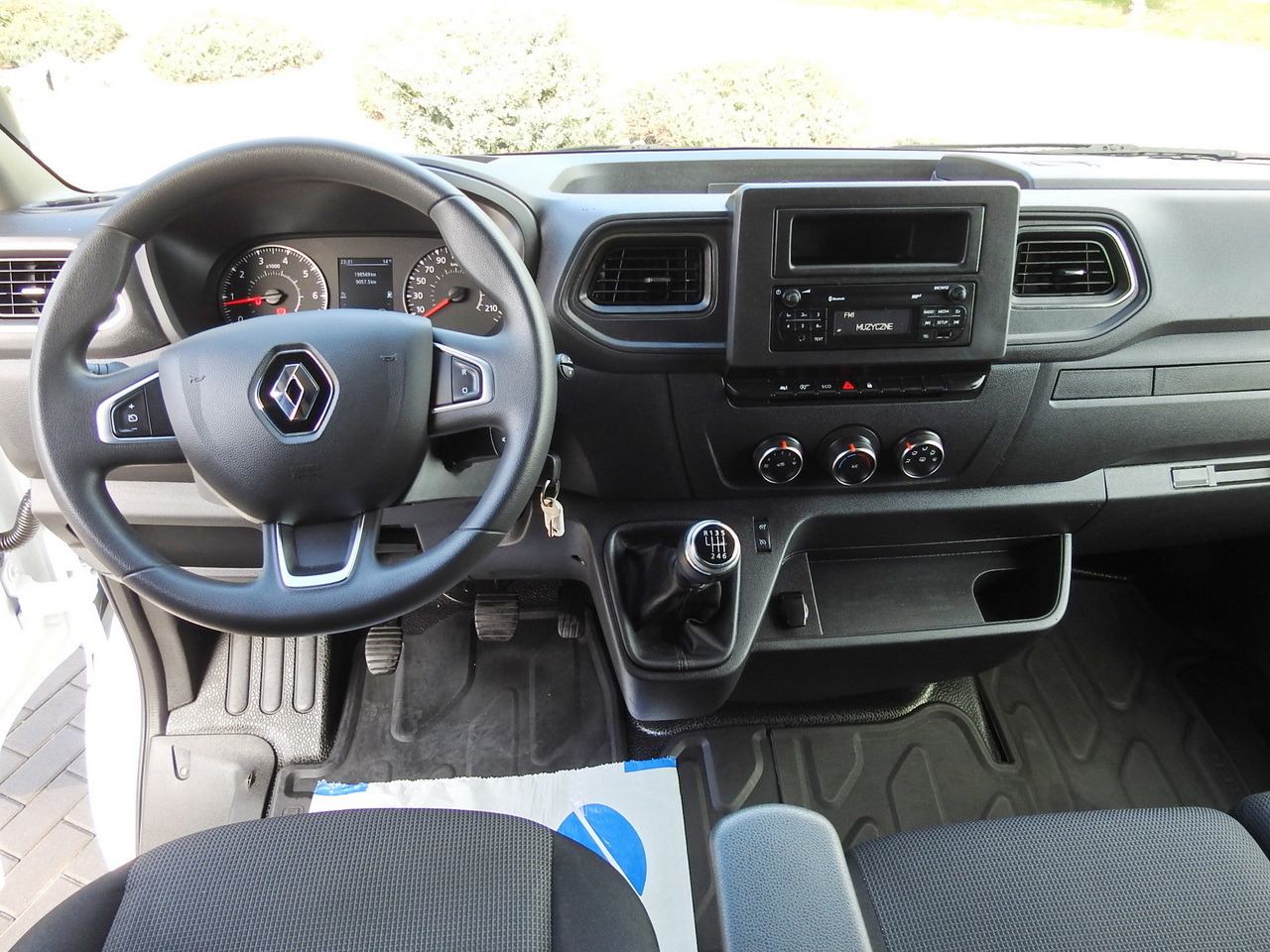 Furgão de toldo RENAULT MASTER TARPAULIN 10 PALLETS WEBASTO CRUISE CONTROL LED LIGHTS PNEUMATICS AIR CONDITIONING 165HP: foto 33 Furgão de toldo RENAULT MASTER TARPAULIN 10 PALLETS WEBASTO CRUISE CONTROL LED LIGHTS PNEUMATICS AIR CONDITIONING 165HP: foto 33