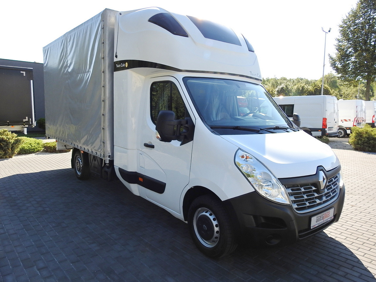 RENAULT MASTER TARPAULIN 8 PALLETS WEBASTO CRUISE CONTROL AIR CONDITIONING PNEUMATICS 170HP - Furgão de toldo: foto 4 RENAULT MASTER TARPAULIN 8 PALLETS WEBASTO CRUISE CONTROL AIR CONDITIONING PNEUMATICS 170HP - Furgão de toldo: foto 4