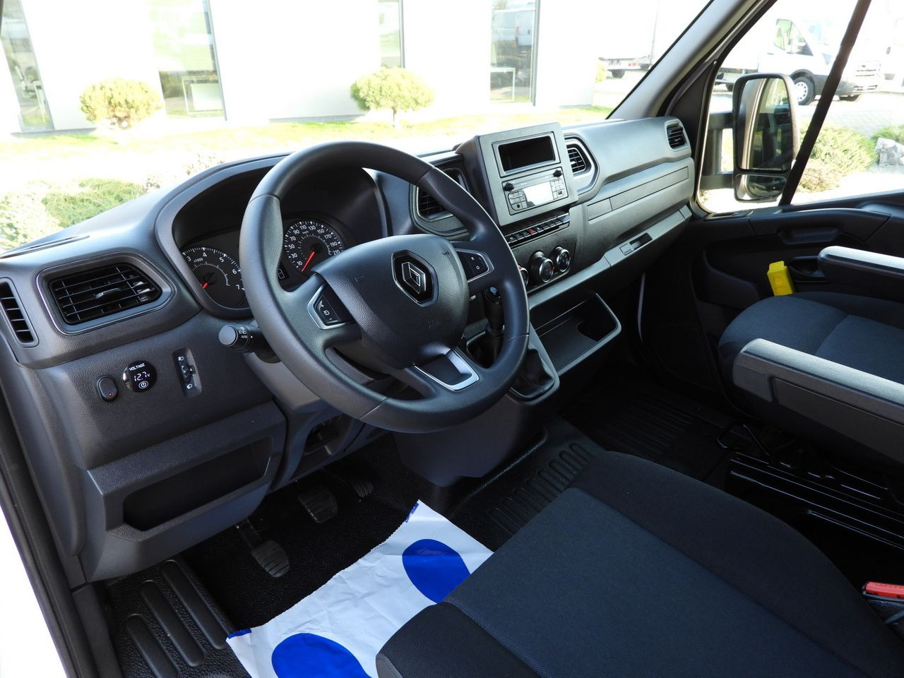 RENAULT MASTER TARPAULIN 8 PALLETS WEBASTO CRUISE CONTROL LED LIGHTS PNEUMATICS AIR CONDITIONING 165HP - Furgão de toldo: foto 2 RENAULT MASTER TARPAULIN 8 PALLETS WEBASTO CRUISE CONTROL LED LIGHTS PNEUMATICS AIR CONDITIONING 165HP - Furgão de toldo: foto 2