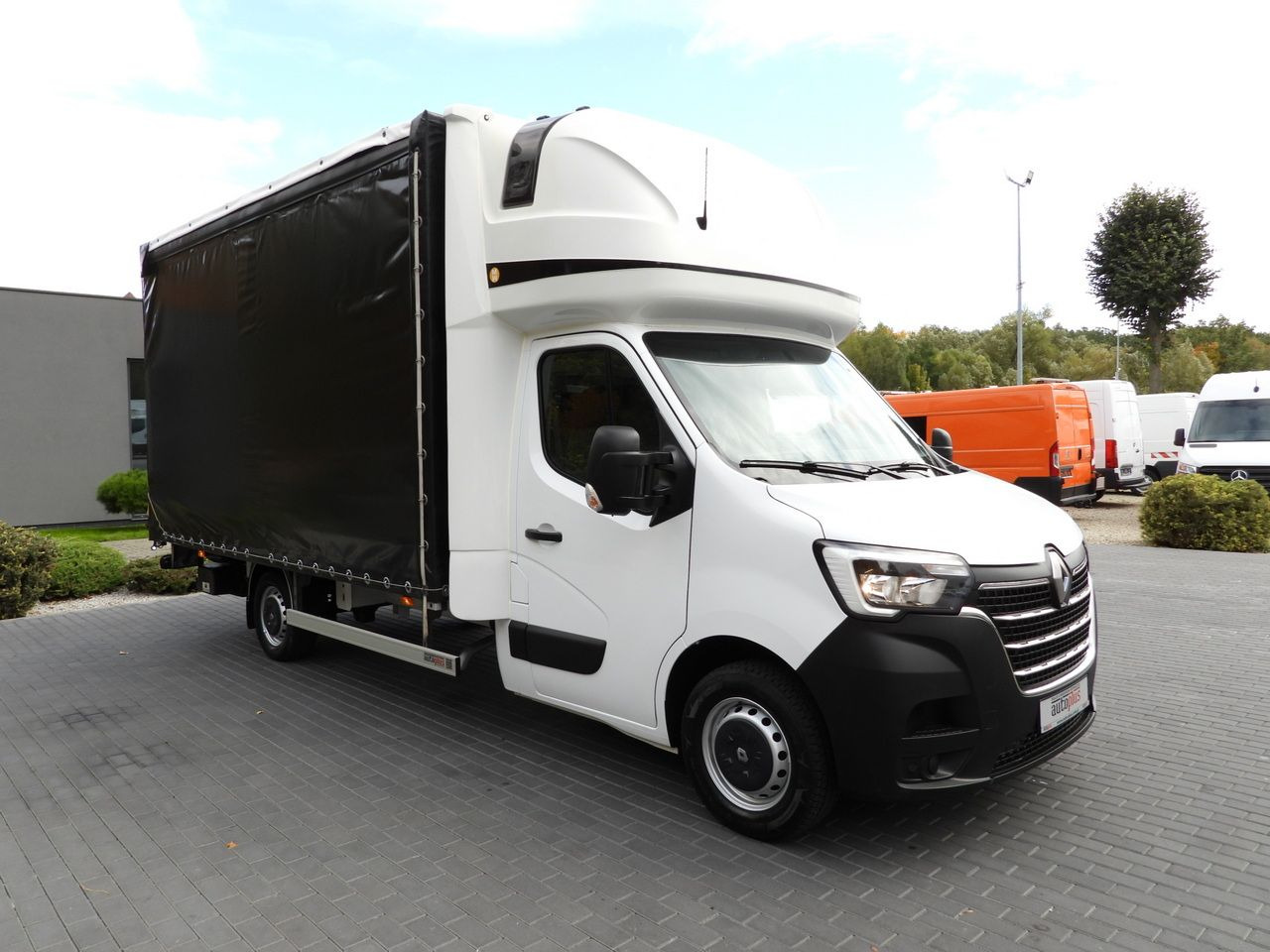 RENAULT MASTER TARPAULIN LIFT 10 PALLETS CRUISE CONTROL LED LIGHTS AIR CONDITIONING 165HP - Furgão de toldo: foto 4 RENAULT MASTER TARPAULIN LIFT 10 PALLETS CRUISE CONTROL LED LIGHTS AIR CONDITIONING 165HP - Furgão de toldo: foto 4