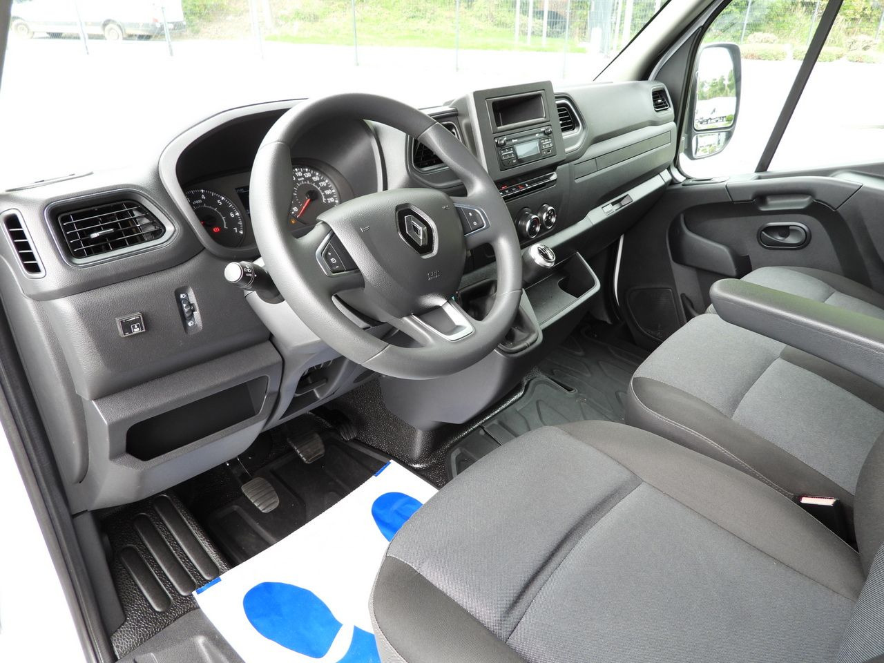 RENAULT MASTER TARPAULIN LIFT 9 PALLETS WEBASTO CRUISE CONTROL LED LIGHTS PNEUMATICS AIR CONDITIONING 165HP - Furgão de toldo: foto 2 RENAULT MASTER TARPAULIN LIFT 9 PALLETS WEBASTO CRUISE CONTROL LED LIGHTS PNEUMATICS AIR CONDITIONING 165HP - Furgão de toldo: foto 2