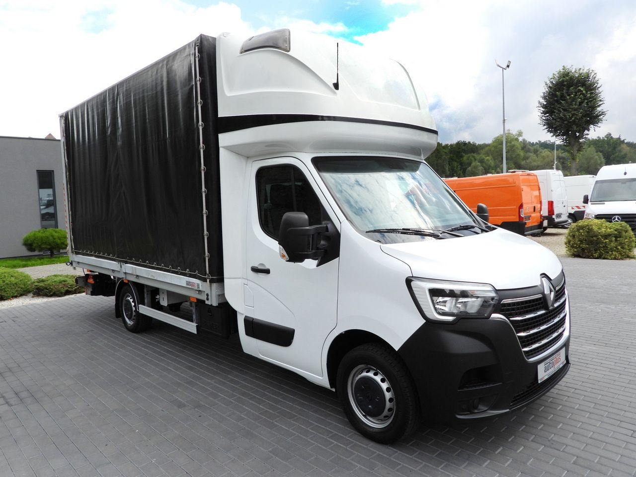 RENAULT MASTER TARPAULIN LIFT 9 PALLETS WEBASTO CRUISE CONTROL LED LIGHTS PNEUMATICS AIR CONDITIONING 165HP - Furgão de toldo: foto 4 RENAULT MASTER TARPAULIN LIFT 9 PALLETS WEBASTO CRUISE CONTROL LED LIGHTS PNEUMATICS AIR CONDITIONING 165HP - Furgão de toldo: foto 4