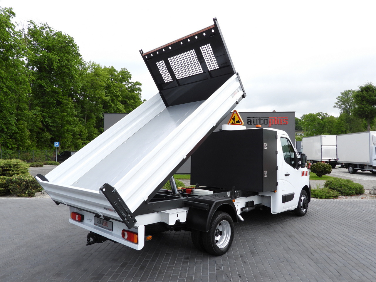 RENAULT MASTER TIPPER CRUISE CONTROL LED LIGHTS TWIN WHEELS AIR CONDITIONING 130HP - Furgão basculante: foto 3 RENAULT MASTER TIPPER CRUISE CONTROL LED LIGHTS TWIN WHEELS AIR CONDITIONING 130HP - Furgão basculante: foto 3