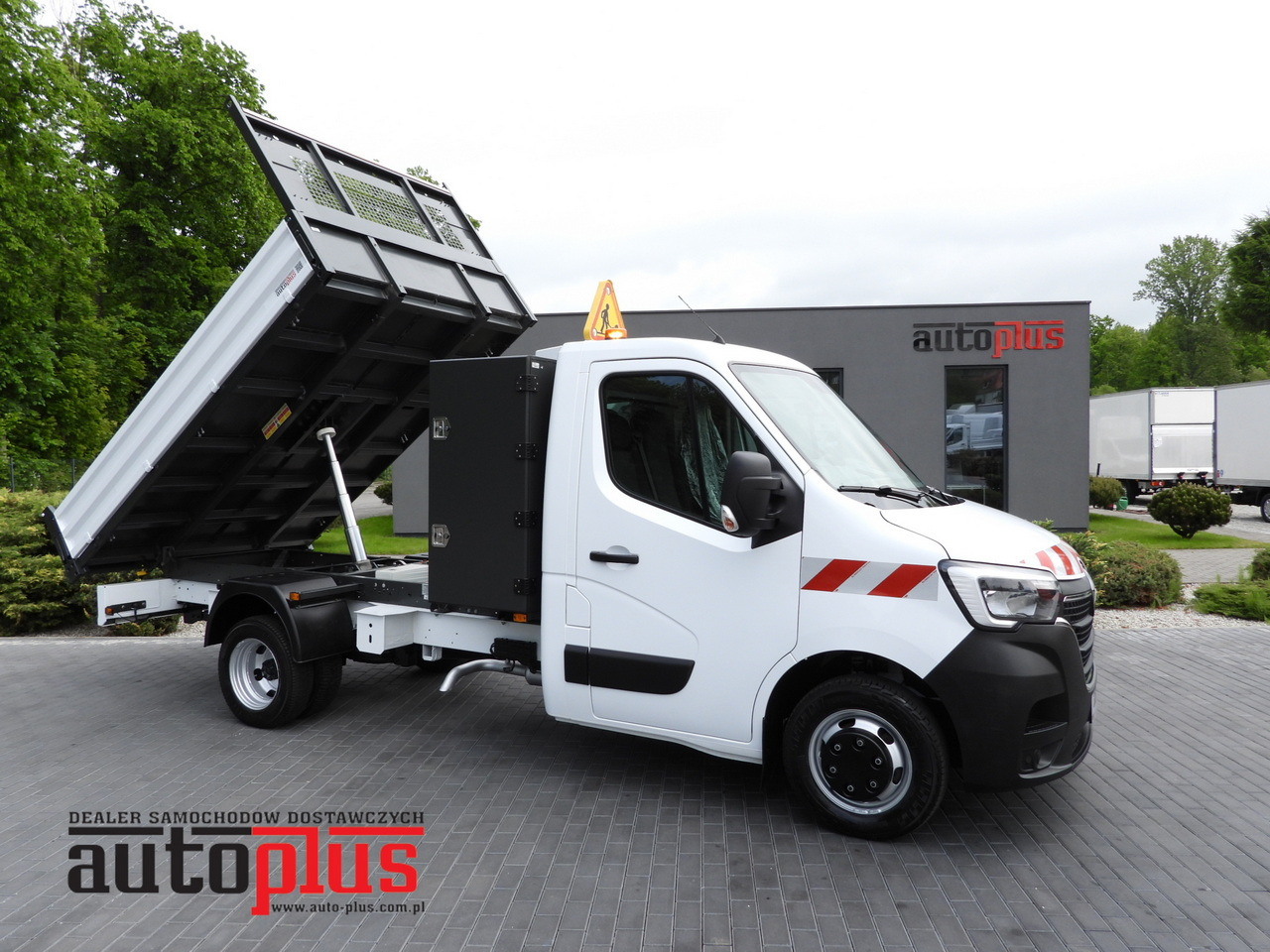 RENAULT MASTER TIPPER CRUISE CONTROL LED LIGHTS TWIN WHEELS AIR CONDITIONING 130HP - Furgão basculante: foto 1 RENAULT MASTER TIPPER CRUISE CONTROL LED LIGHTS TWIN WHEELS AIR CONDITIONING 130HP - Furgão basculante: foto 1