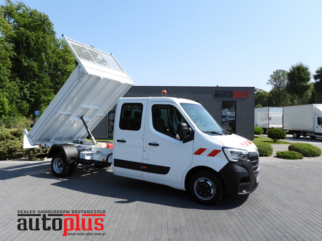 RENAULT MASTER TIPPER DOUBLE CABIN DOKA 6 SEATS CRUISE CONTROL LED LIGHTS TWIN WHEELS AIR CONDITIONING 130HP - Furgão basculante: foto 1 RENAULT MASTER TIPPER DOUBLE CABIN DOKA 6 SEATS CRUISE CONTROL LED LIGHTS TWIN WHEELS AIR CONDITIONING 130HP - Furgão basculante: foto 1