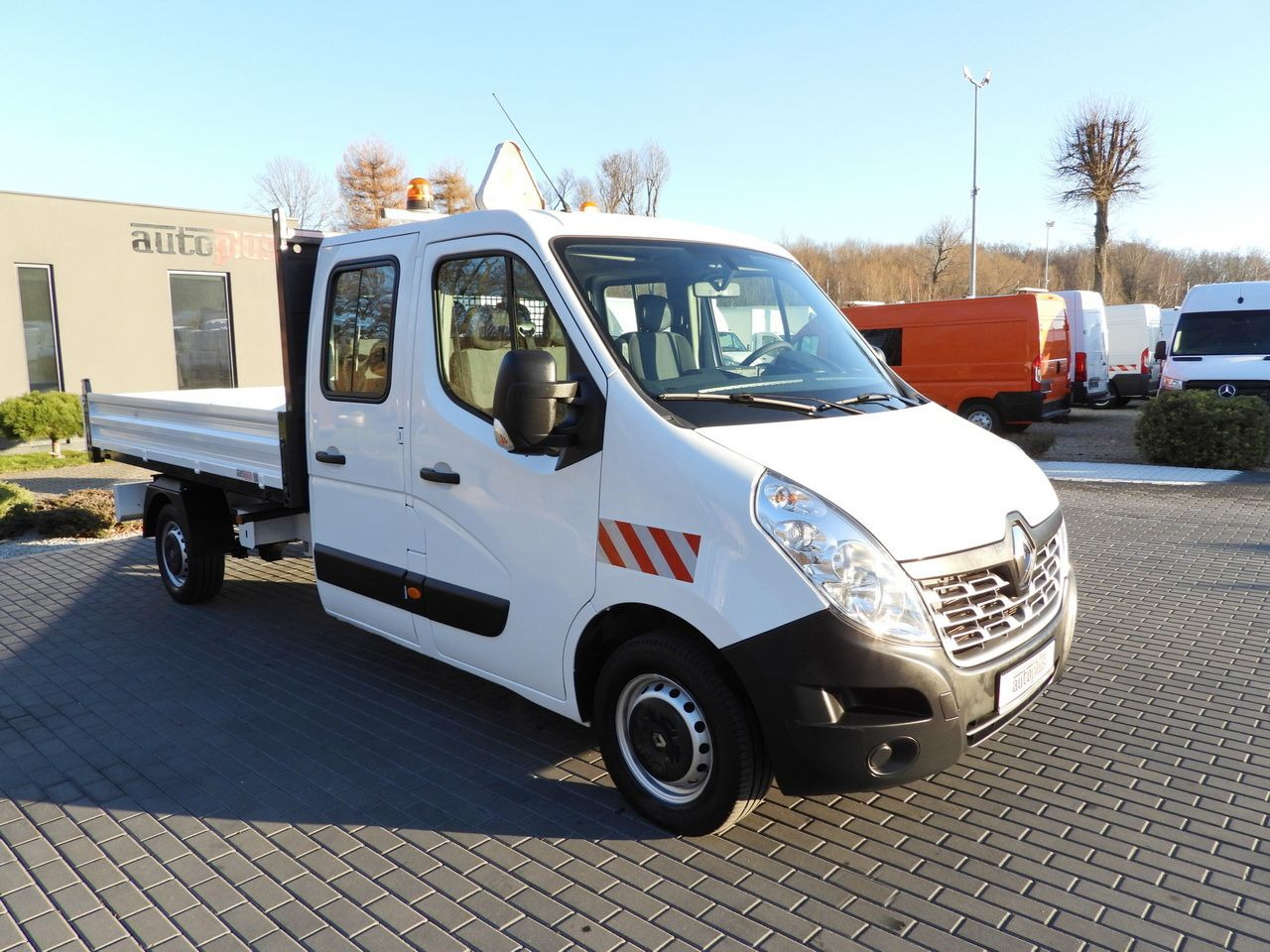 RENAULT MASTER TIPPER DOUBLE CABIN DOKA 7 SEATS CRUISE CONTROL AIR CONDITIONING 145HP - Furgão basculante: foto 4 RENAULT MASTER TIPPER DOUBLE CABIN DOKA 7 SEATS CRUISE CONTROL AIR CONDITIONING 145HP - Furgão basculante: foto 4
