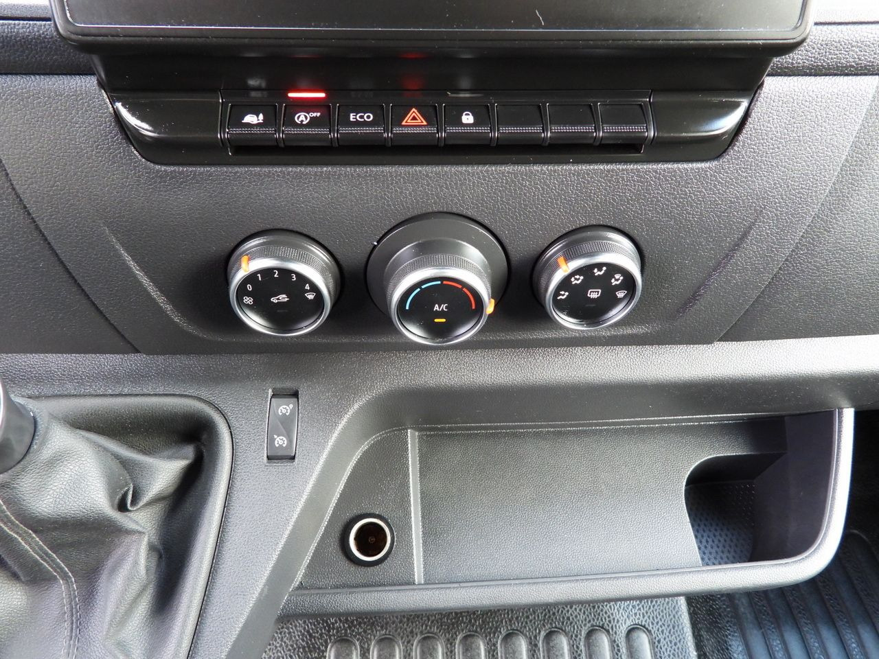 Furgão basculante RENAULT MASTER TIPPER DOUBLE CABIN DOKA 7 SEATS CRUISE CONTROL NAVIGATION LED LIGHTS AIR CONDITIONING  145HP: foto 31