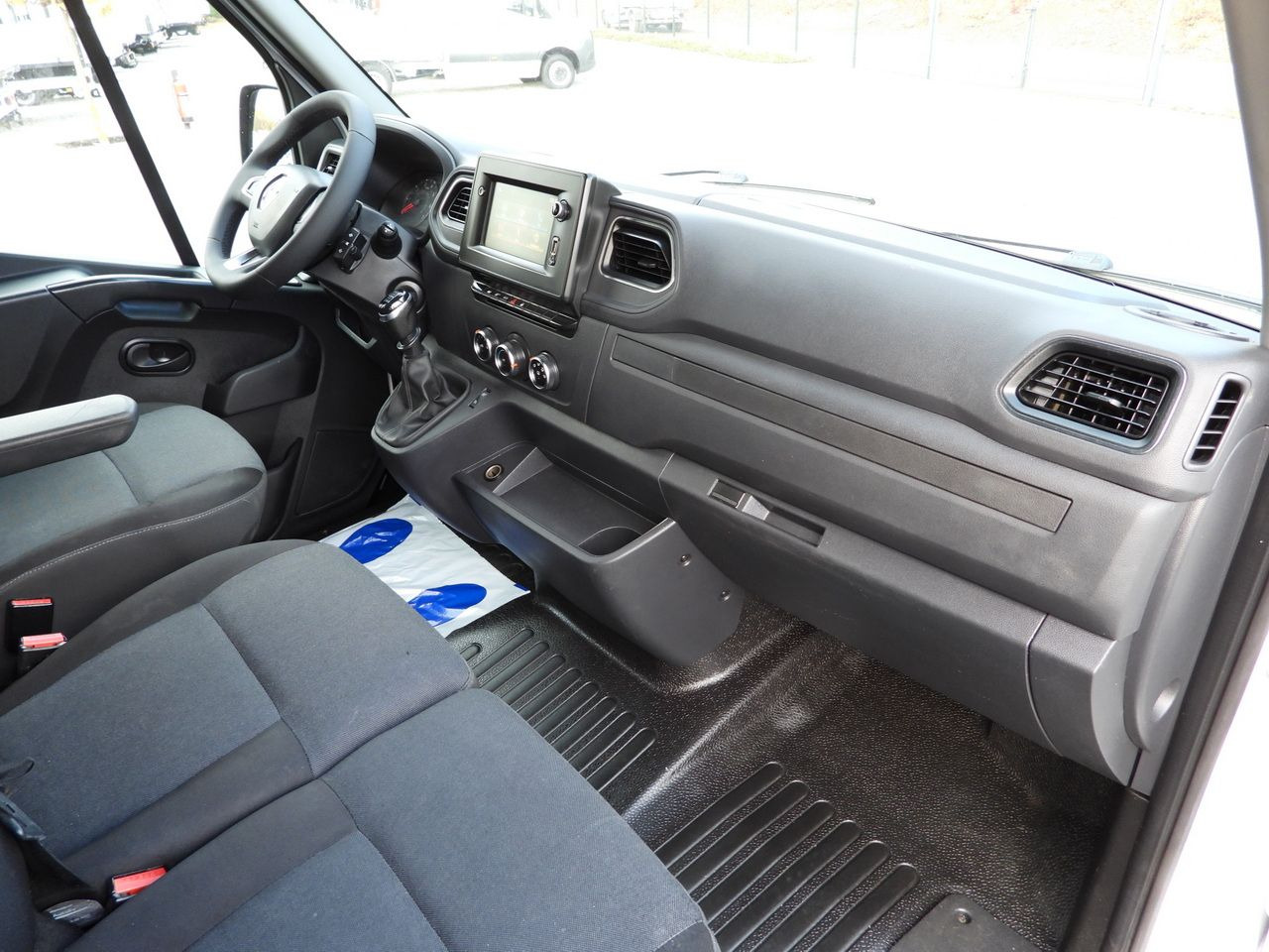 Furgão basculante RENAULT MASTER TIPPER DOUBLE CABIN DOKA 7 SEATS CRUISE CONTROL NAVIGATION LED LIGHTS AIR CONDITIONING  145HP: foto 34