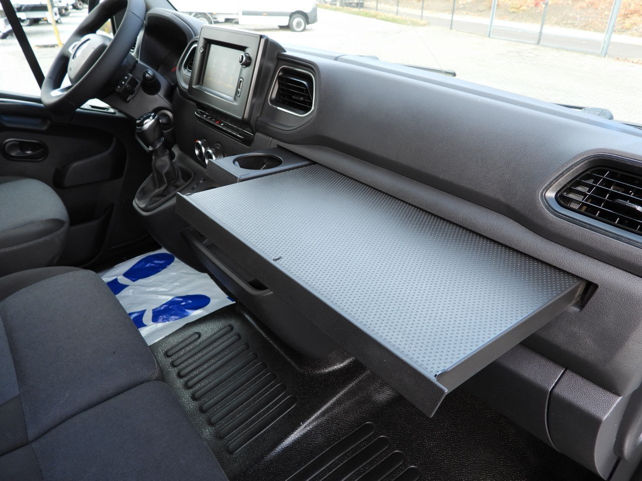 Furgão basculante RENAULT MASTER TIPPER DOUBLE CABIN DOKA 7 SEATS CRUISE CONTROL NAVIGATION LED LIGHTS AIR CONDITIONING  145HP: foto 35