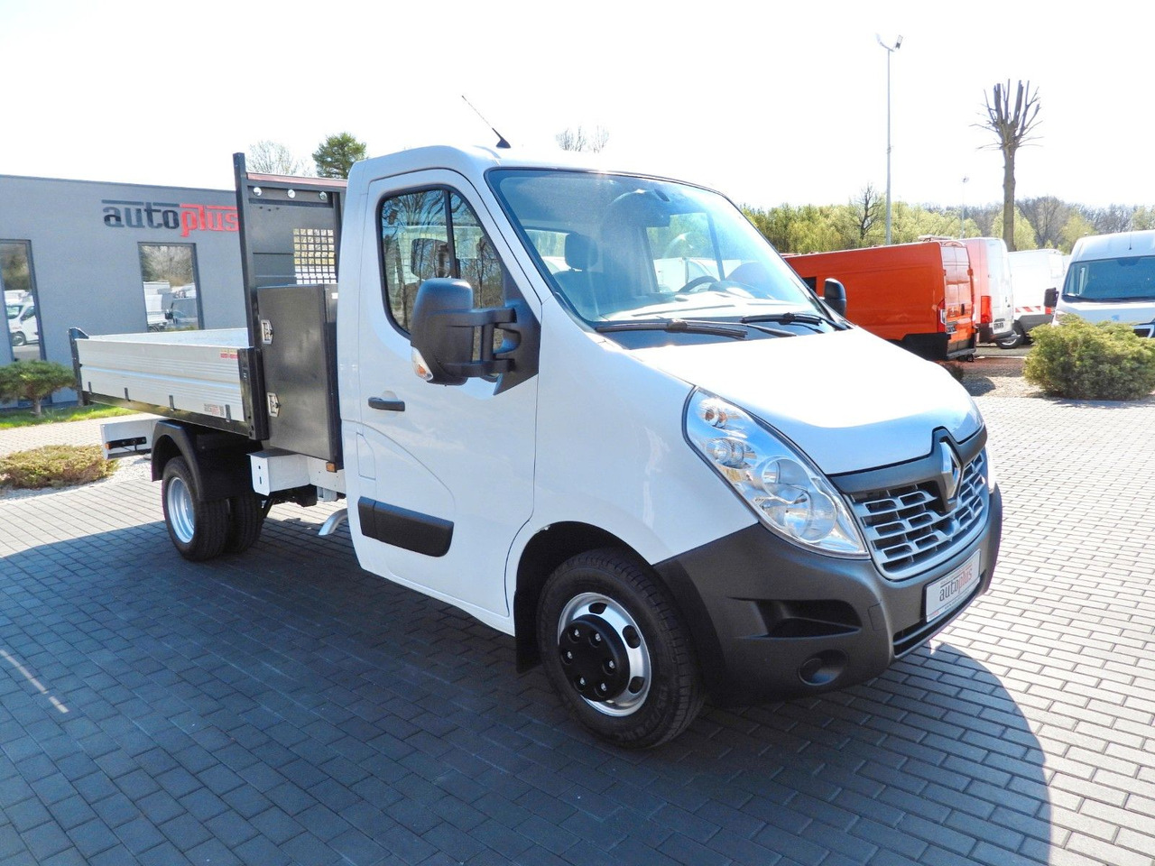 Renault MASTER KIPPER TEMPOMAT NAVIGATION ZWILLINGSRÄDER - Furgão basculante: foto 4 Renault MASTER KIPPER TEMPOMAT NAVIGATION ZWILLINGSRÄDER - Furgão basculante: foto 4