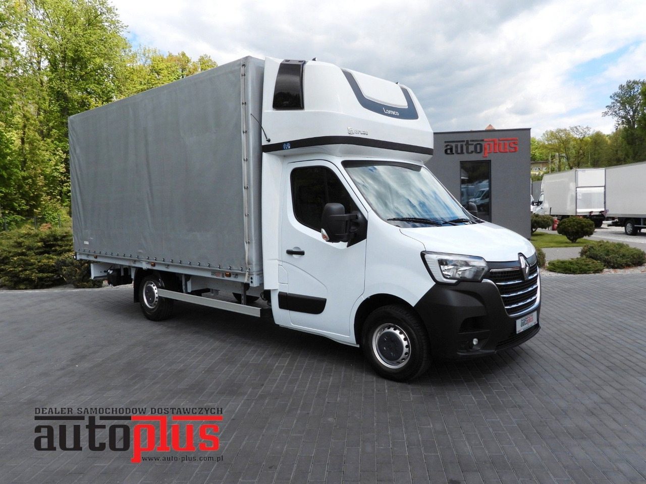 Renault MASTER PRITSCHE PLANE 10 PALETTEN TEMPOMAT A/C - Furgão de toldo: foto 1 Renault MASTER PRITSCHE PLANE 10 PALETTEN TEMPOMAT A/C - Furgão de toldo: foto 1
