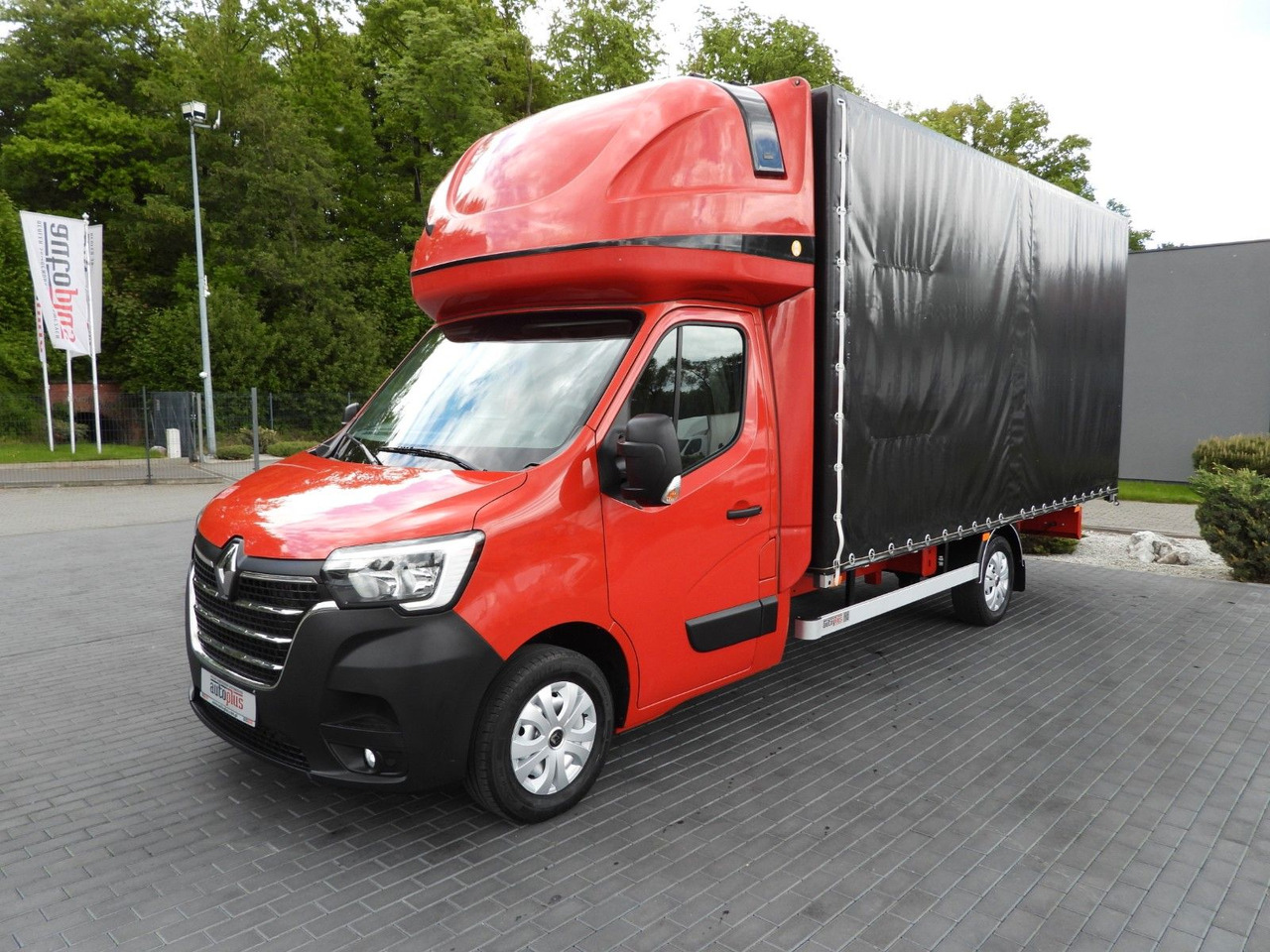Locação de  Renault MASTER  PRITSCHE PLANE 10 PALETTEN WEBASTO A/C Renault MASTER  PRITSCHE PLANE 10 PALETTEN WEBASTO A/C: foto 6