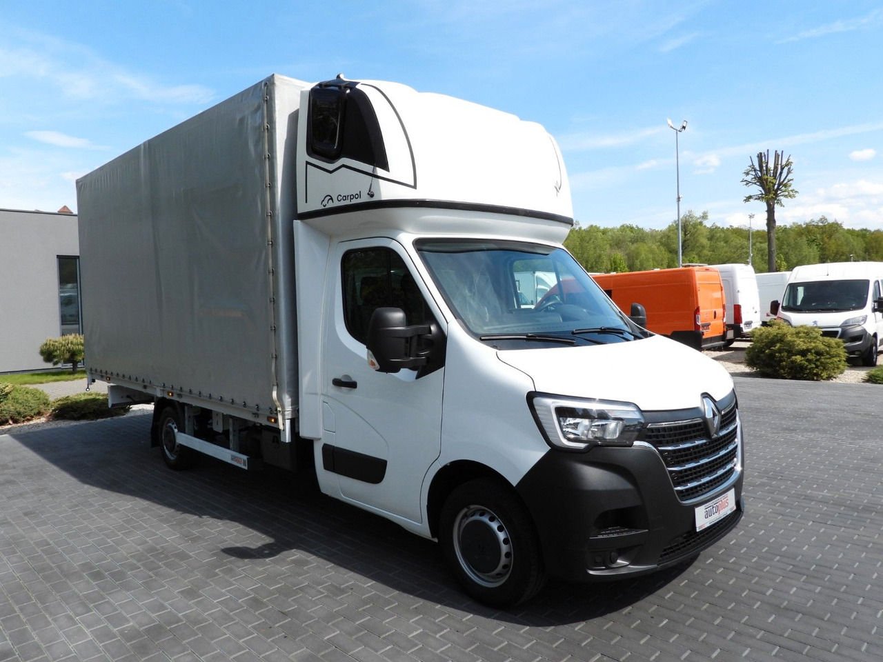 Renault MASTER PRITSCHE PLANE 10 PALETTEN WEBASTO A/C - Furgão de toldo: foto 4 Renault MASTER PRITSCHE PLANE 10 PALETTEN WEBASTO A/C - Furgão de toldo: foto 4