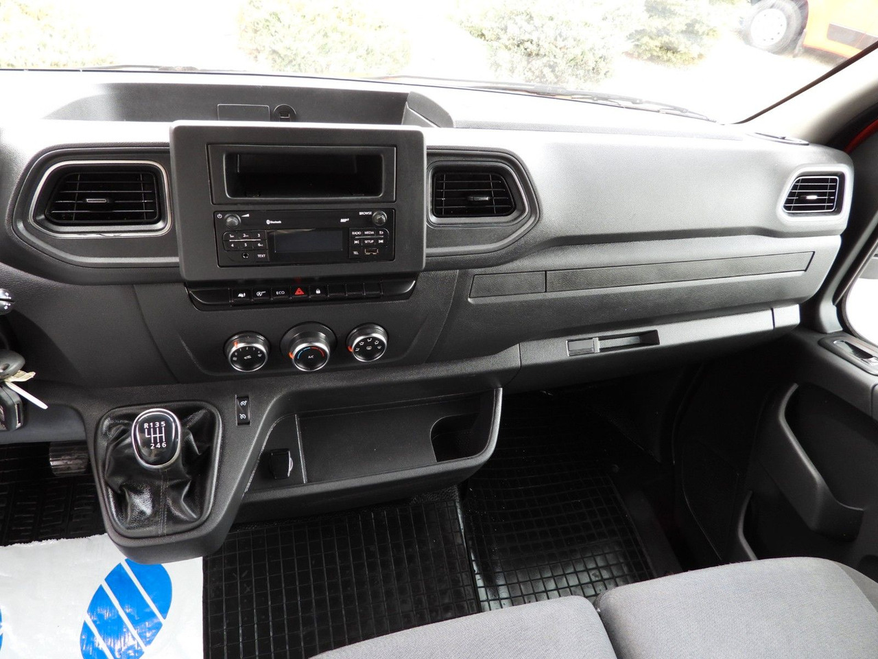 Locação de  Renault MASTER  PRITSCHE PLANE 10 PALETTEN WEBASTO A/C Renault MASTER  PRITSCHE PLANE 10 PALETTEN WEBASTO A/C: foto 23