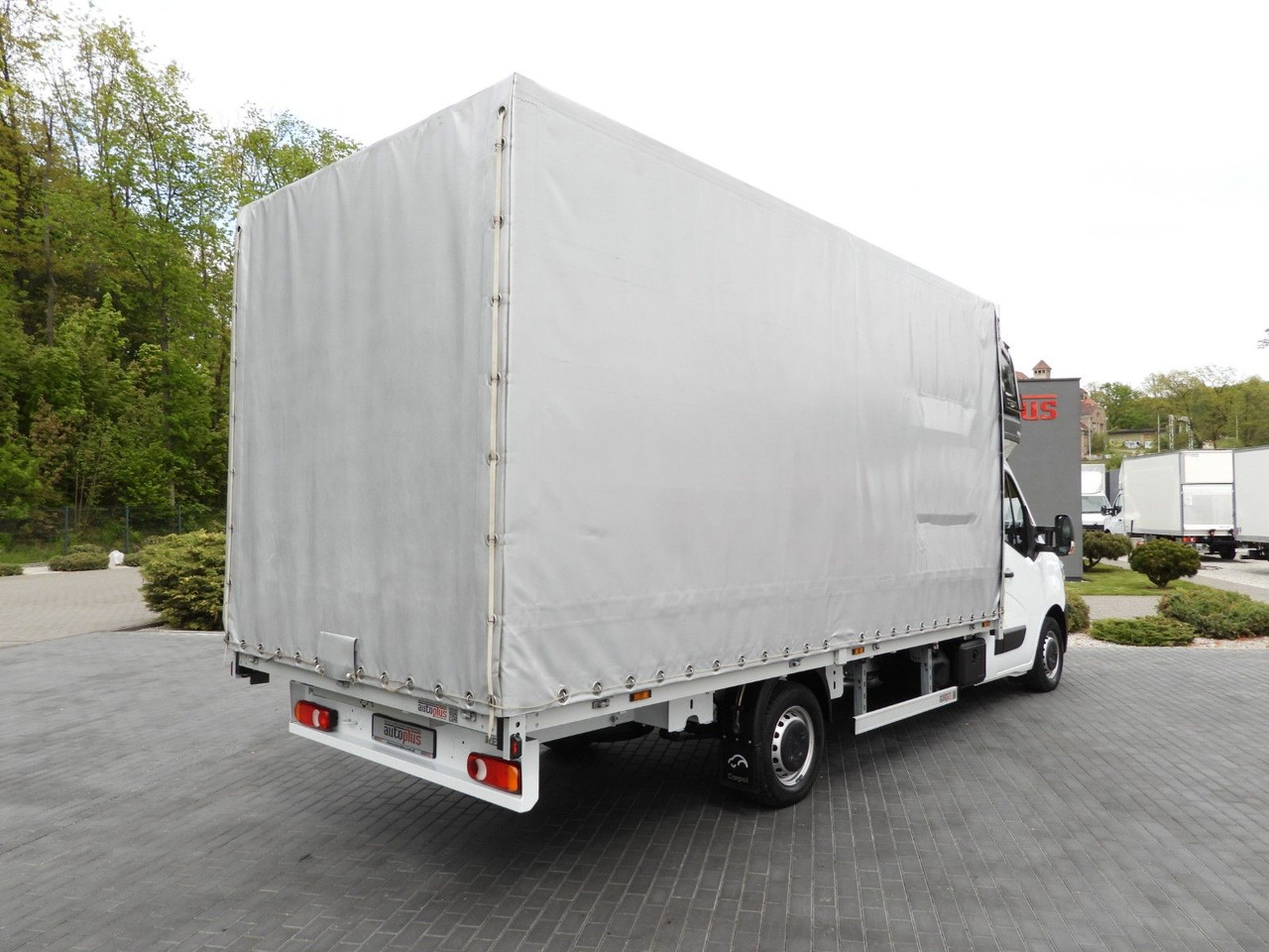 Renault MASTER PRITSCHE PLANE 10 PALETTEN WEBASTO A/C - Furgão de toldo: foto 3 Renault MASTER PRITSCHE PLANE 10 PALETTEN WEBASTO A/C - Furgão de toldo: foto 3