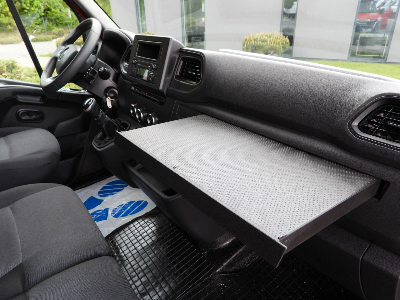 Locação de  Renault MASTER  PRITSCHE PLANE 10 PALETTEN WEBASTO A/C Renault MASTER  PRITSCHE PLANE 10 PALETTEN WEBASTO A/C: foto 28