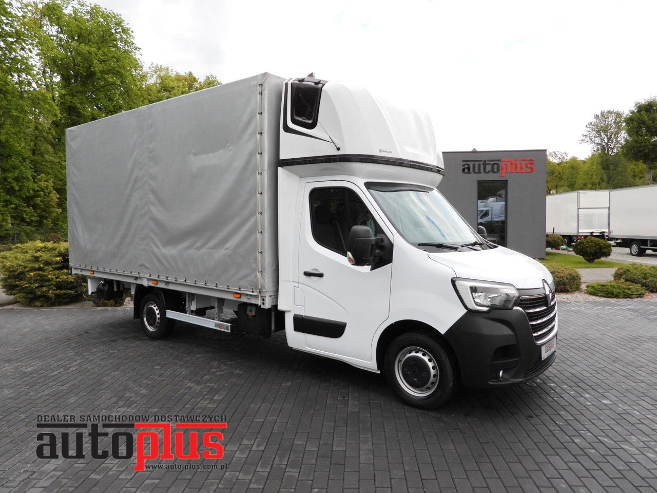 Renault MASTER PRITSCHE PLANE 10 PALETTEN WEBASTO A/C - Furgão de toldo: foto 1 Renault MASTER PRITSCHE PLANE 10 PALETTEN WEBASTO A/C - Furgão de toldo: foto 1