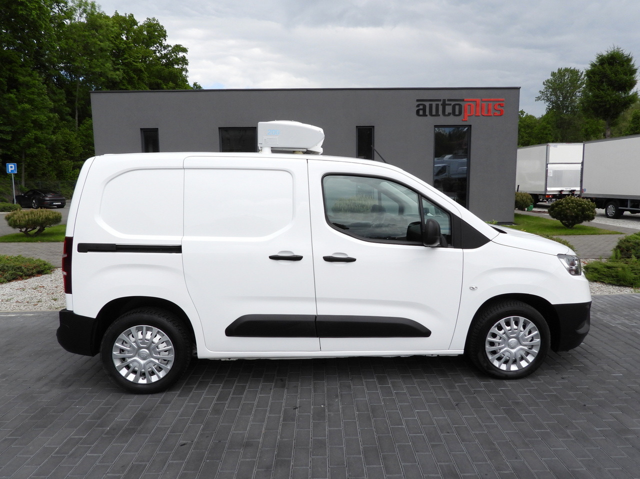 Locação de TOYOTA PROACE CITY REFRIGERATOR VAN -15*C POWER SUPPLY 230V CRUISE CONTROL AIR CONDITIONING 100HP TOYOTA PROACE CITY REFRIGERATOR VAN -15*C POWER SUPPLY 230V CRUISE CONTROL AIR CONDITIONING 100HP: foto 7 Locação de TOYOTA PROACE CITY REFRIGERATOR VAN -15*C POWER SUPPLY 230V CRUISE CONTROL AIR CONDITIONING 100HP TOYOTA PROACE CITY REFRIGERATOR VAN -15*C POWER SUPPLY 230V CRUISE CONTROL AIR CONDITIONING 100HP: foto 7