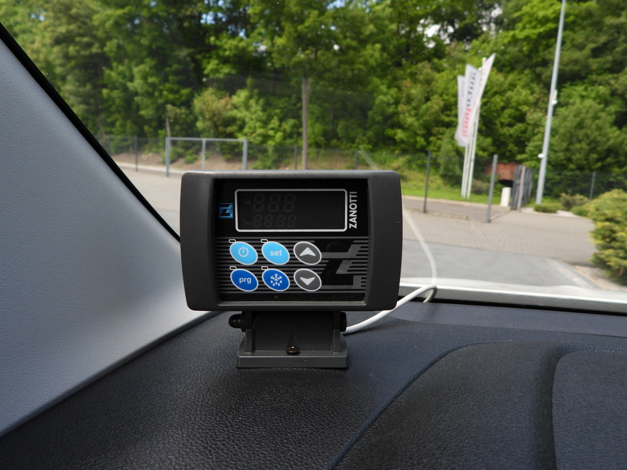 Locação de TOYOTA PROACE CITY REFRIGERATOR VAN -15*C POWER SUPPLY 230V CRUISE CONTROL AIR CONDITIONING 100HP TOYOTA PROACE CITY REFRIGERATOR VAN -15*C POWER SUPPLY 230V CRUISE CONTROL AIR CONDITIONING 100HP: foto 32 Locação de TOYOTA PROACE CITY REFRIGERATOR VAN -15*C POWER SUPPLY 230V CRUISE CONTROL AIR CONDITIONING 100HP TOYOTA PROACE CITY REFRIGERATOR VAN -15*C POWER SUPPLY 230V CRUISE CONTROL AIR CONDITIONING 100HP: foto 32