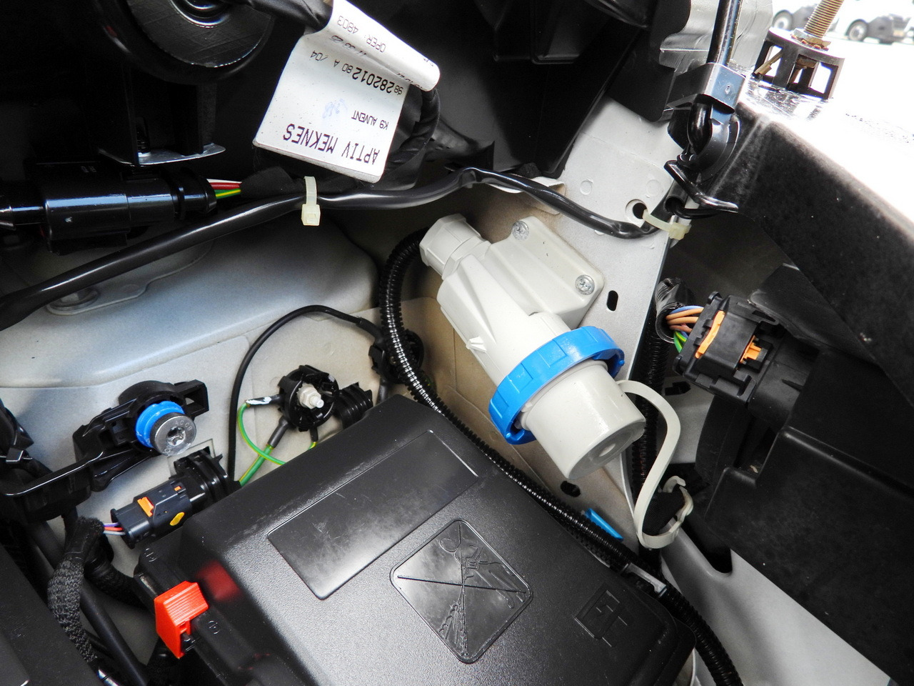 Locação de TOYOTA PROACE CITY REFRIGERATOR VAN -15*C POWER SUPPLY 230V CRUISE CONTROL AIR CONDITIONING 100HP TOYOTA PROACE CITY REFRIGERATOR VAN -15*C POWER SUPPLY 230V CRUISE CONTROL AIR CONDITIONING 100HP: foto 26 Locação de TOYOTA PROACE CITY REFRIGERATOR VAN -15*C POWER SUPPLY 230V CRUISE CONTROL AIR CONDITIONING 100HP TOYOTA PROACE CITY REFRIGERATOR VAN -15*C POWER SUPPLY 230V CRUISE CONTROL AIR CONDITIONING 100HP: foto 26