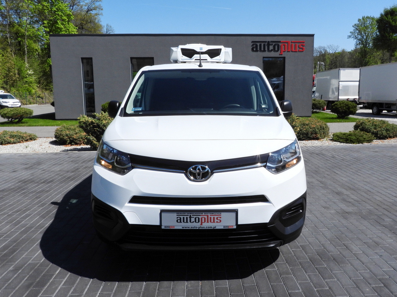 TOYOTA PROACE CITY REFRIGERATOR VAN -15*C POWER SUPPLY 230V CRUISE CONTROL AIR CONDITIONING 100HP - Carrinha frigorífica: foto 5 TOYOTA PROACE CITY REFRIGERATOR VAN -15*C POWER SUPPLY 230V CRUISE CONTROL AIR CONDITIONING 100HP - Carrinha frigorífica: foto 5